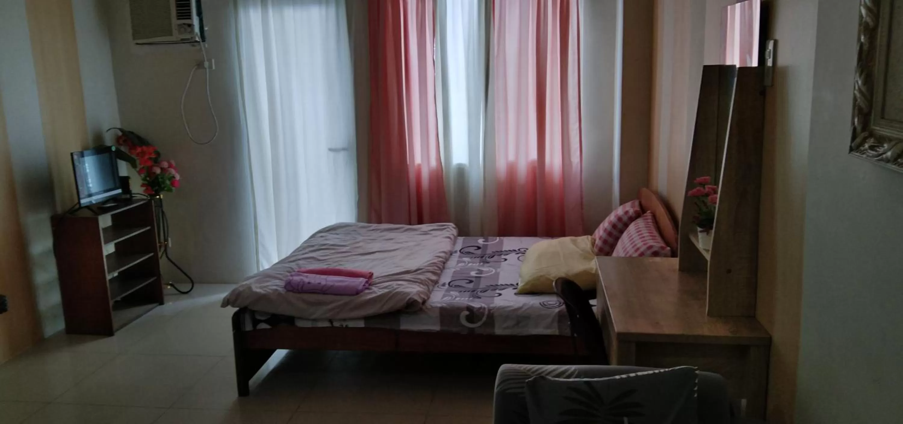 Bed in Kdorzmoonwalk Kassel Residences Paranaque