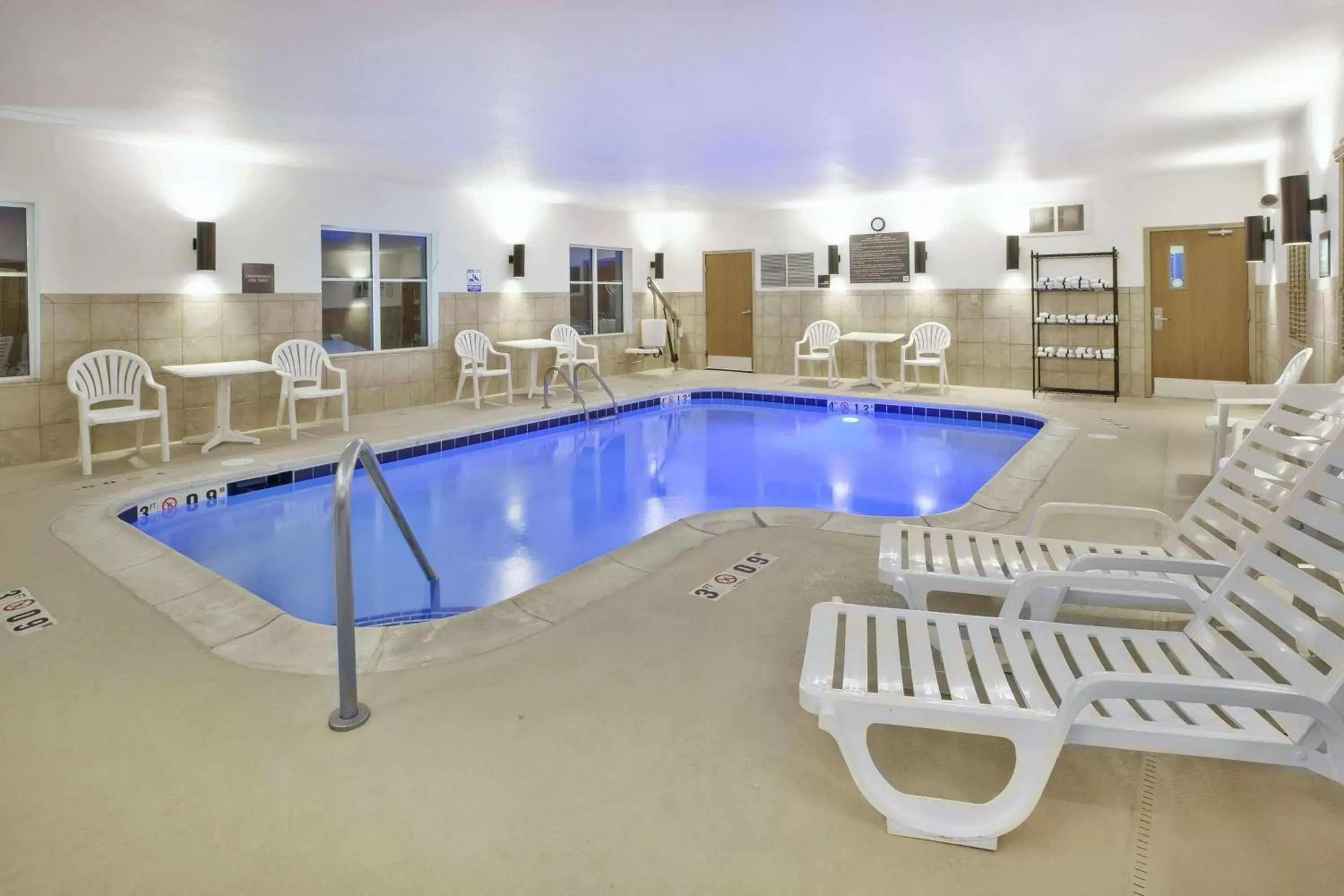 Pool view, Swimming Pool in Hampton Inn Pittsburgh Area-Beaver Valley-Center Township
