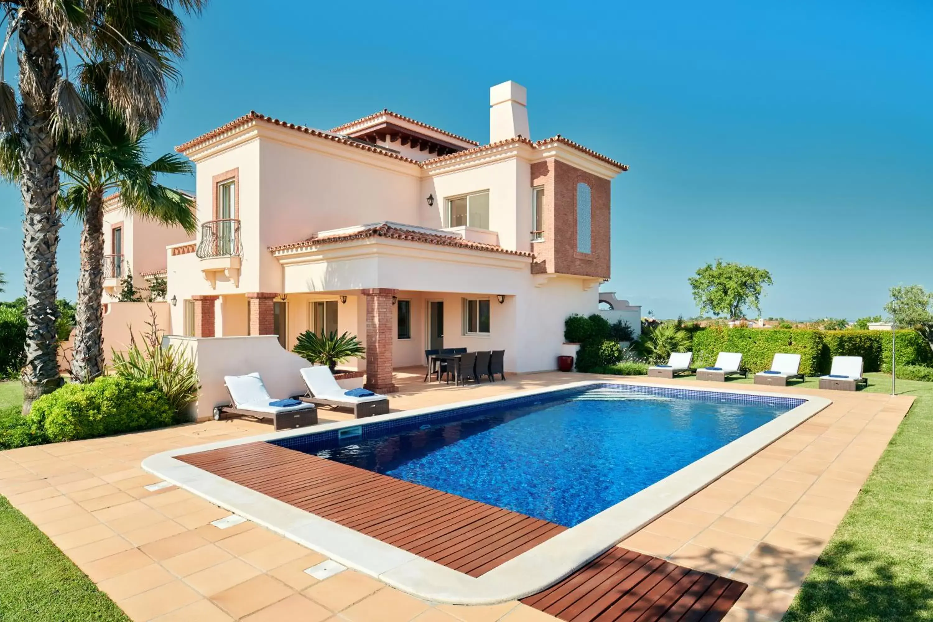 Swimming pool, Property Building in Monte Rei Golf & Country Club