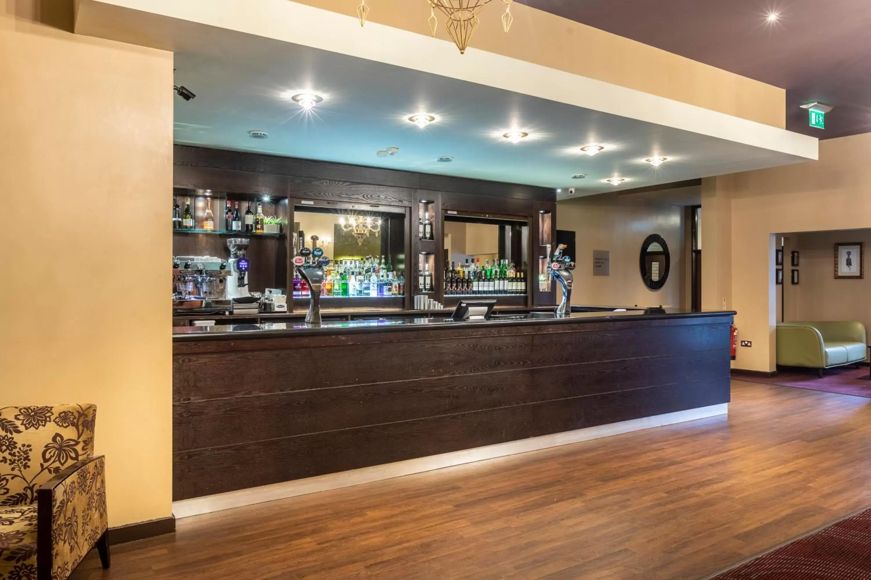 Lounge or bar in Gloucester Robinswood Hotel, BW Signature Collection Lounge or bar in Gloucester Robinswood Hotel, BW Signature Collection