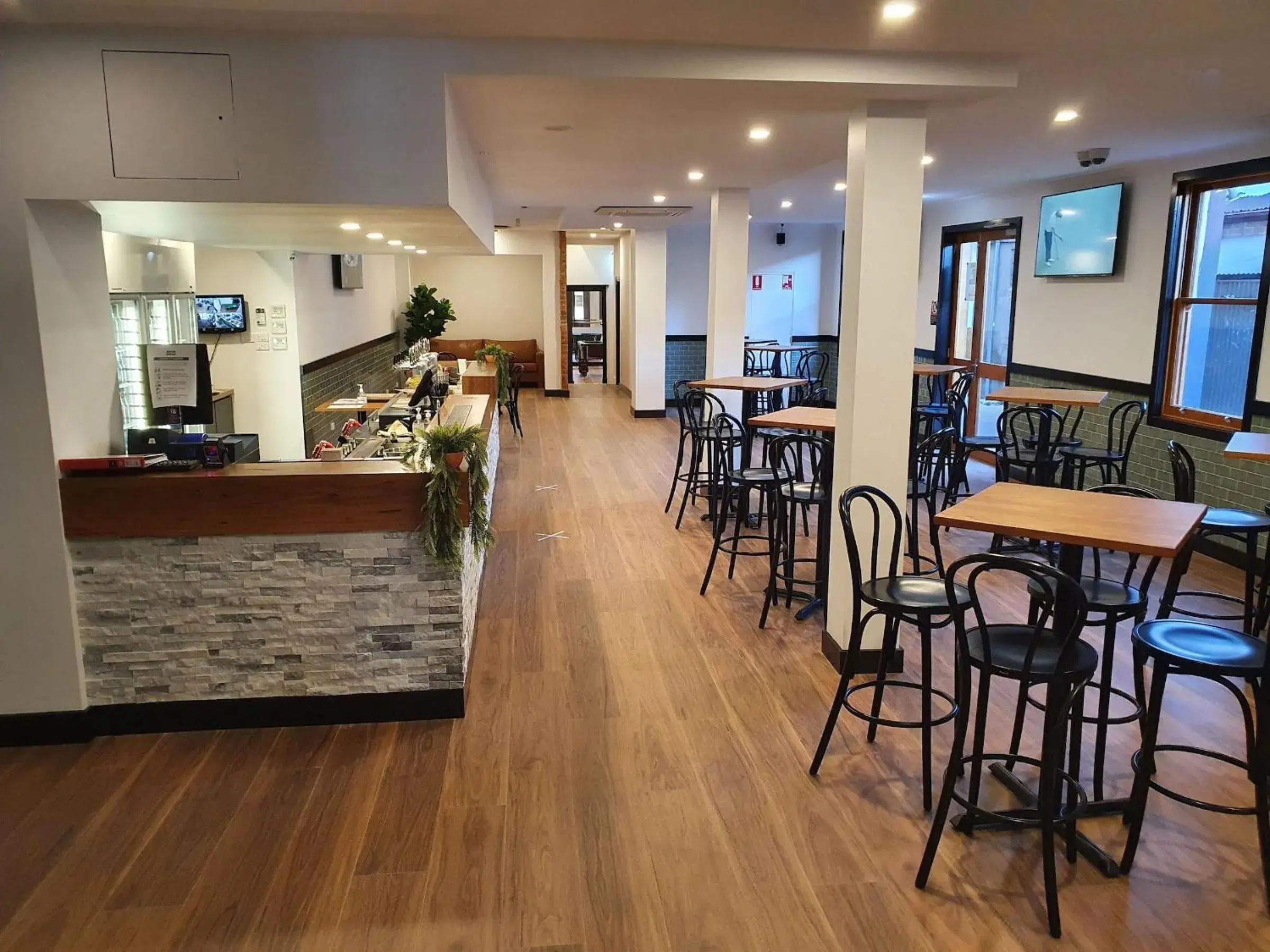 Lounge or bar, Restaurant/Places to Eat in Empire Hotel Goulburn