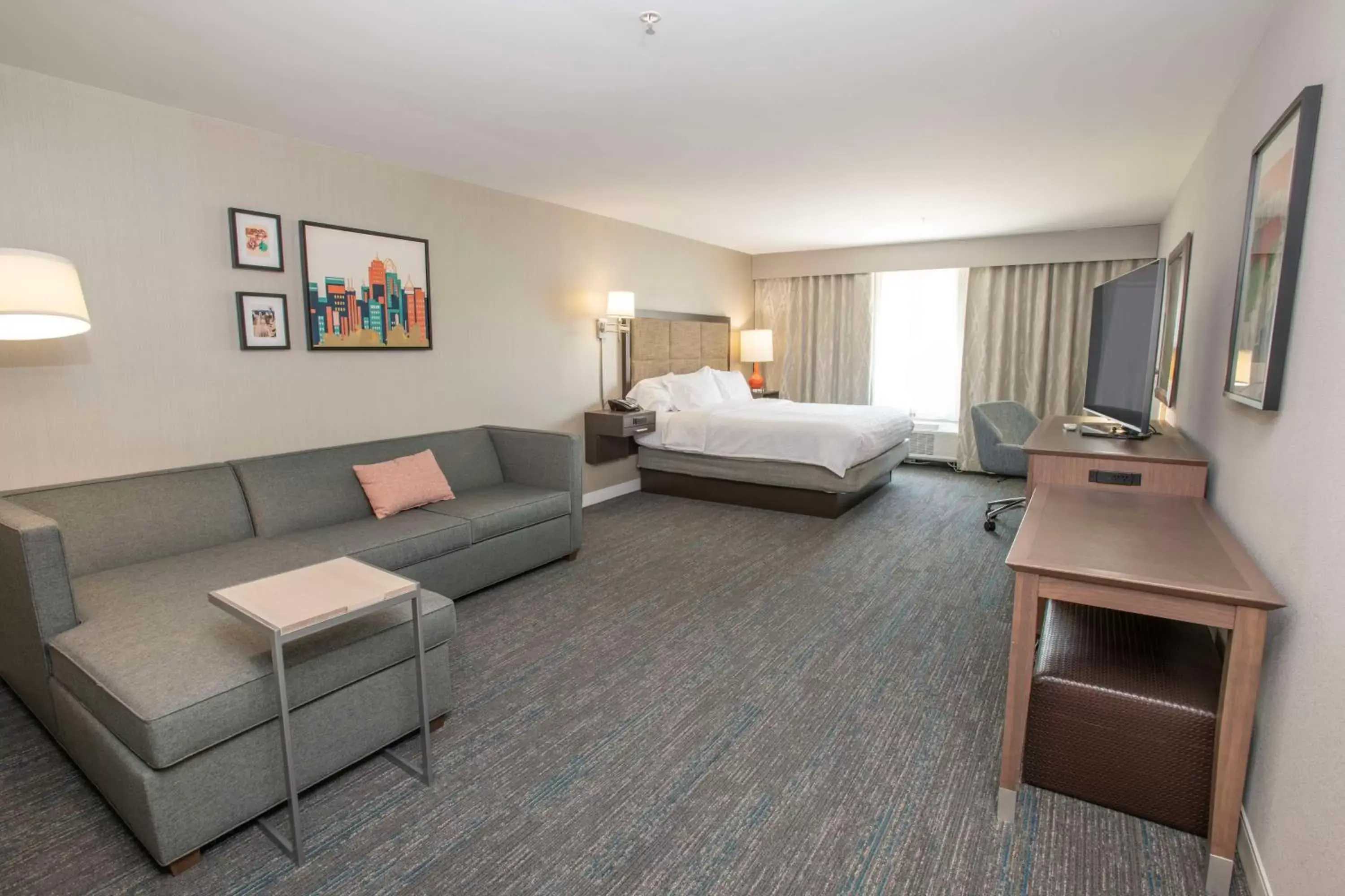 Living room in Hampton Inn & Suites - Cincinnati/Kenwood, OH