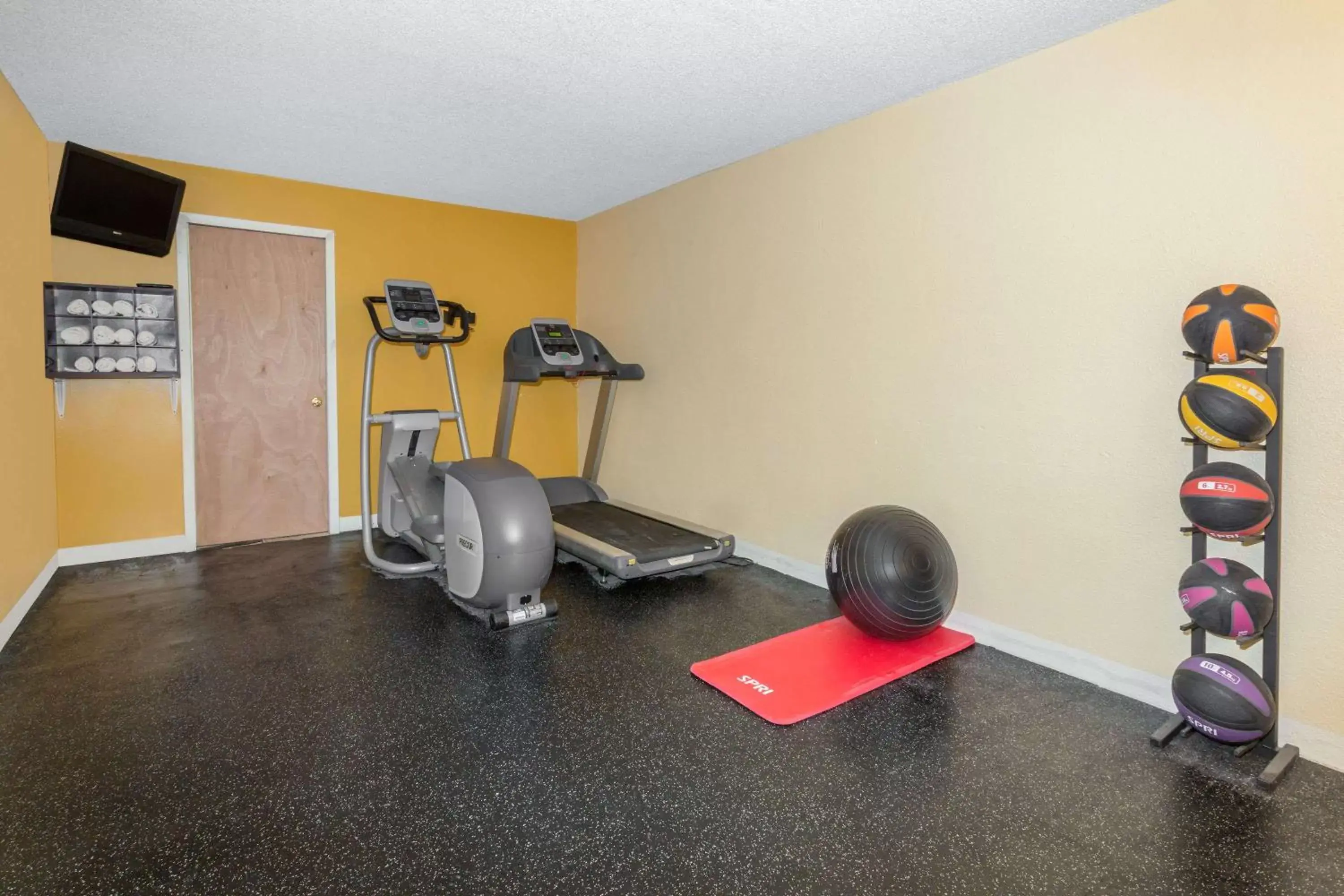 Fitness centre/facilities, Fitness Center/Facilities in Alamo Inn
