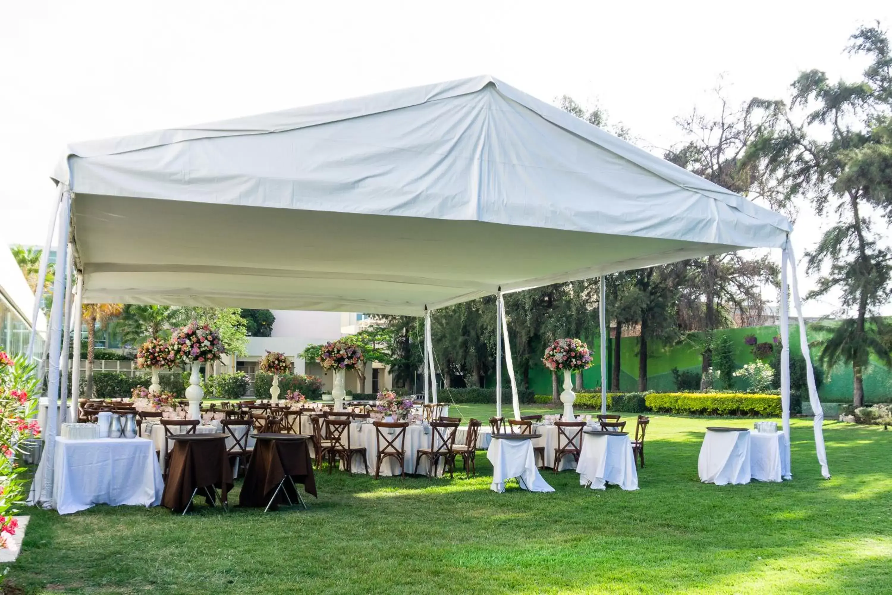 Garden, Banquet Facilities in Radisson Poliforum Plaza Hotel Leon