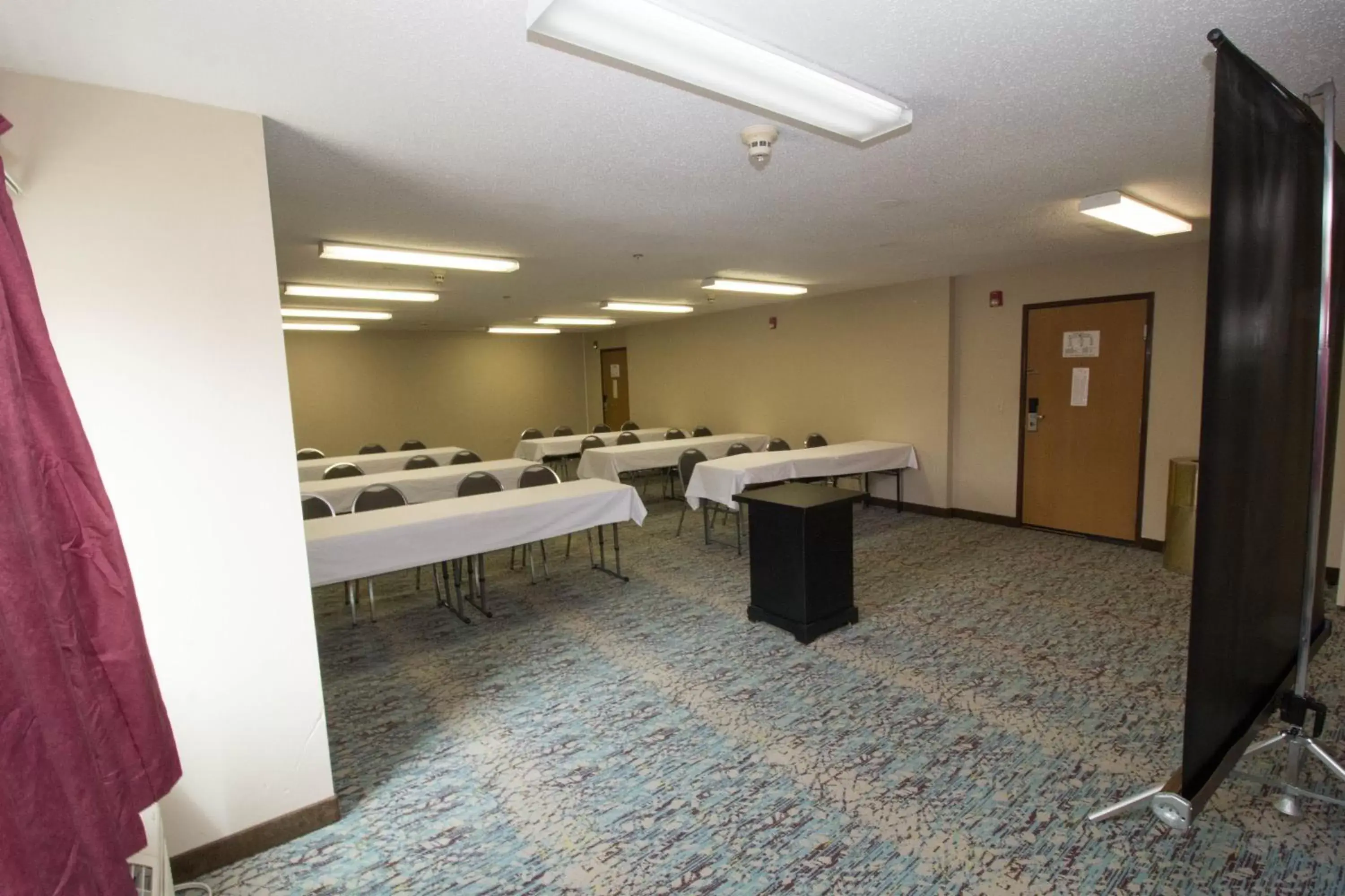 Meeting/conference room, Business Area/Conference Room in Super 8 by Wyndham Chicago O'Hare Airport