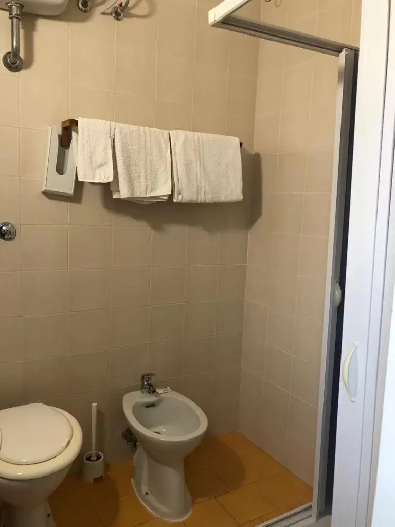 Bathroom in Rocca Sul Mare Hotel