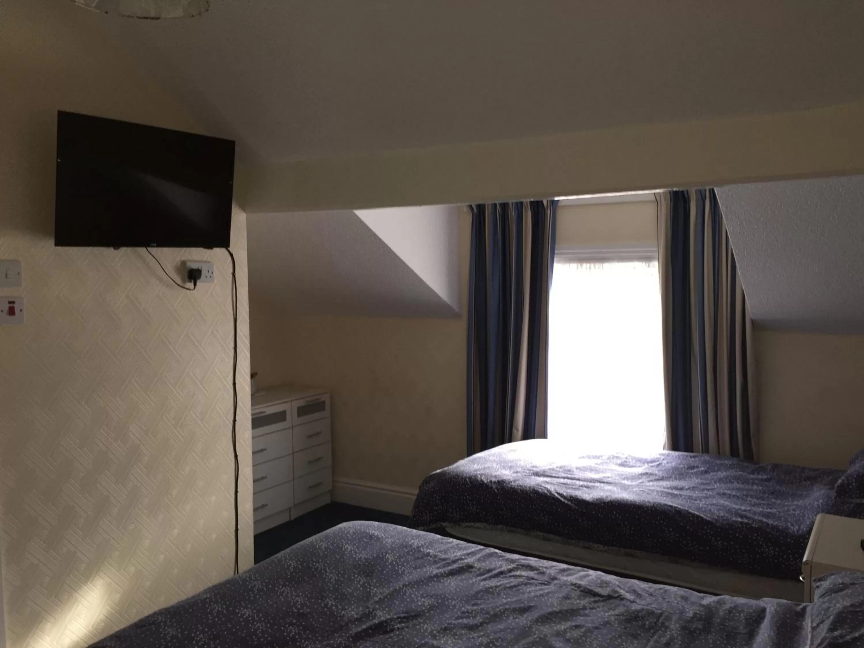 Property building, Bed in The Trentham Hotel