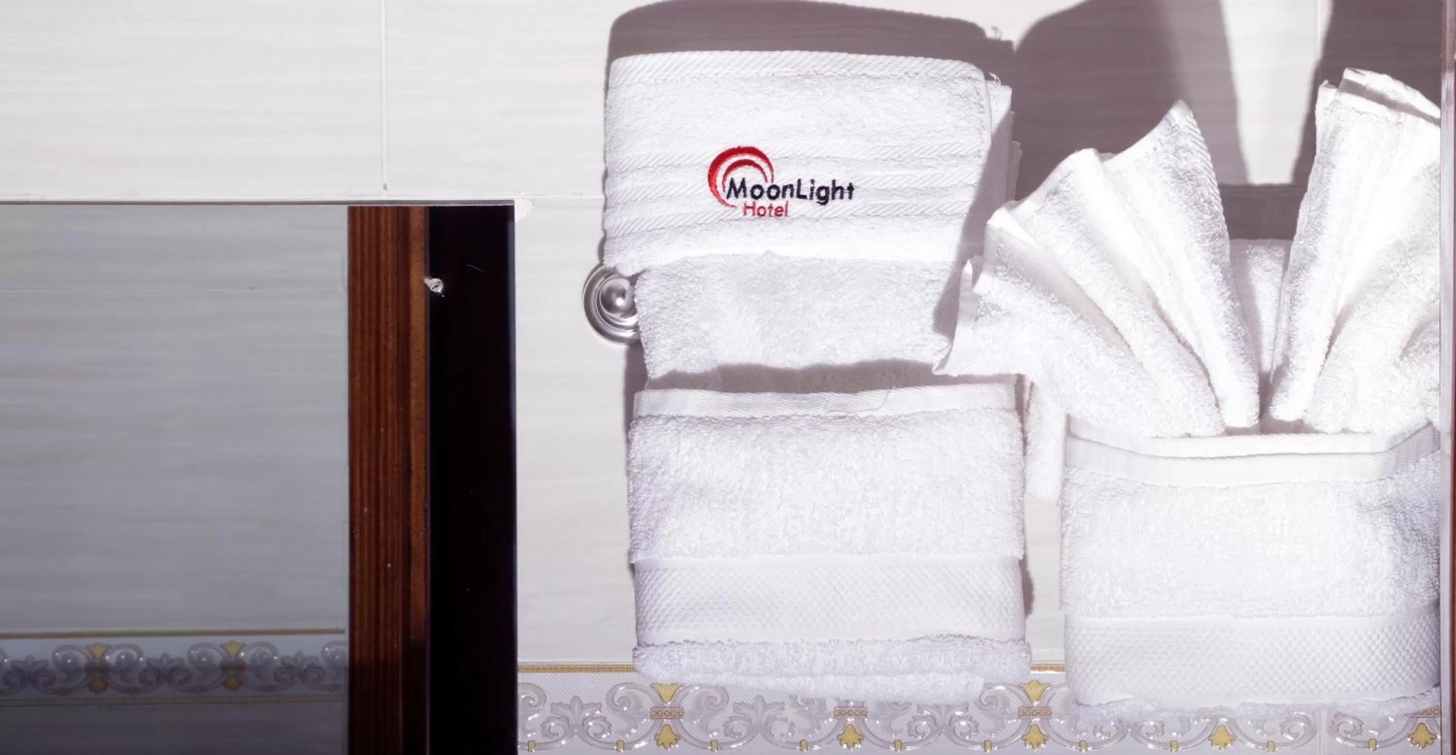 Claire de Lune Moonlight Hotel