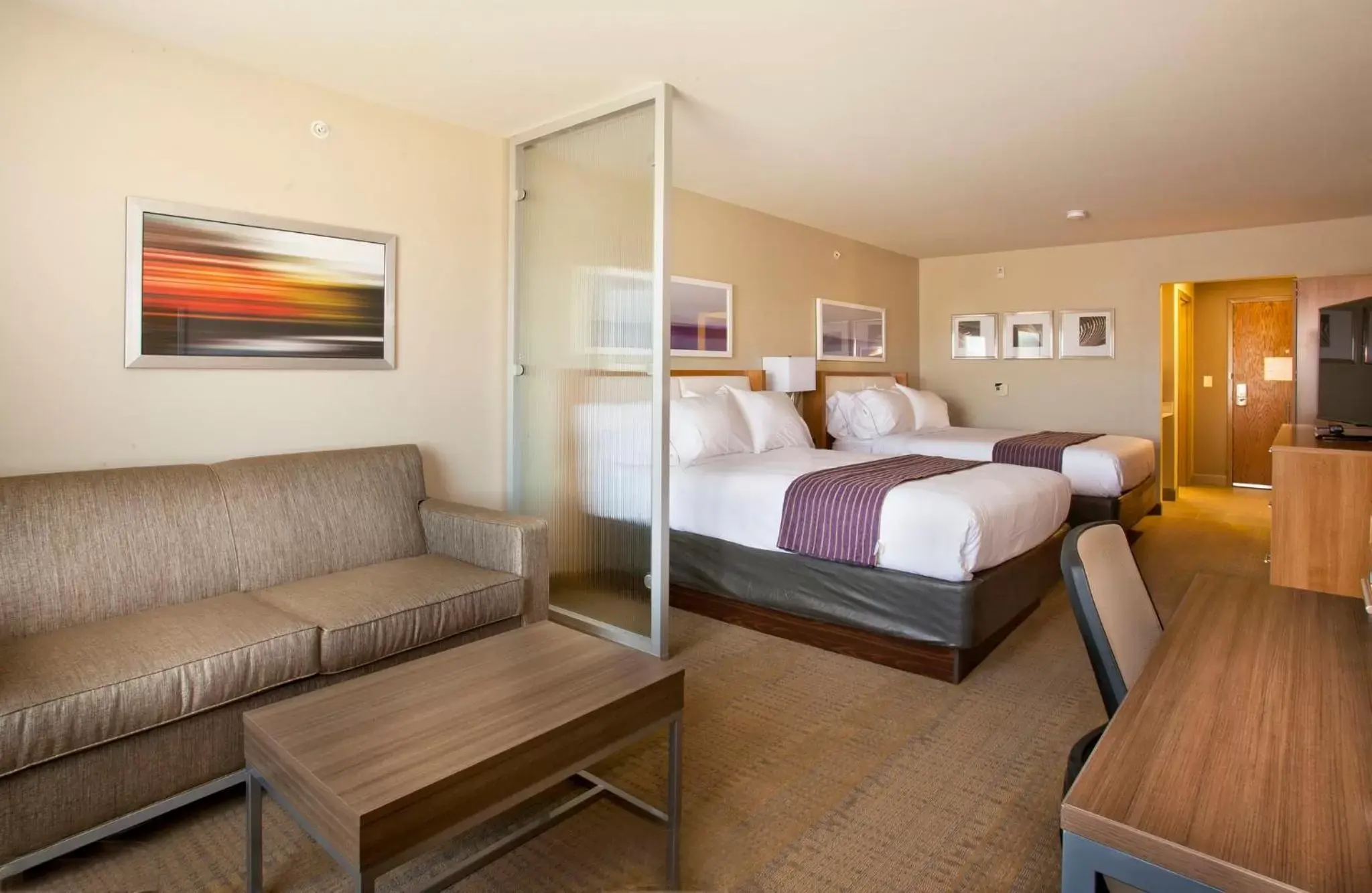 Photo of the whole room in Holiday Inn Express Hotel & Suites Hot Springs, an IHG Hotel