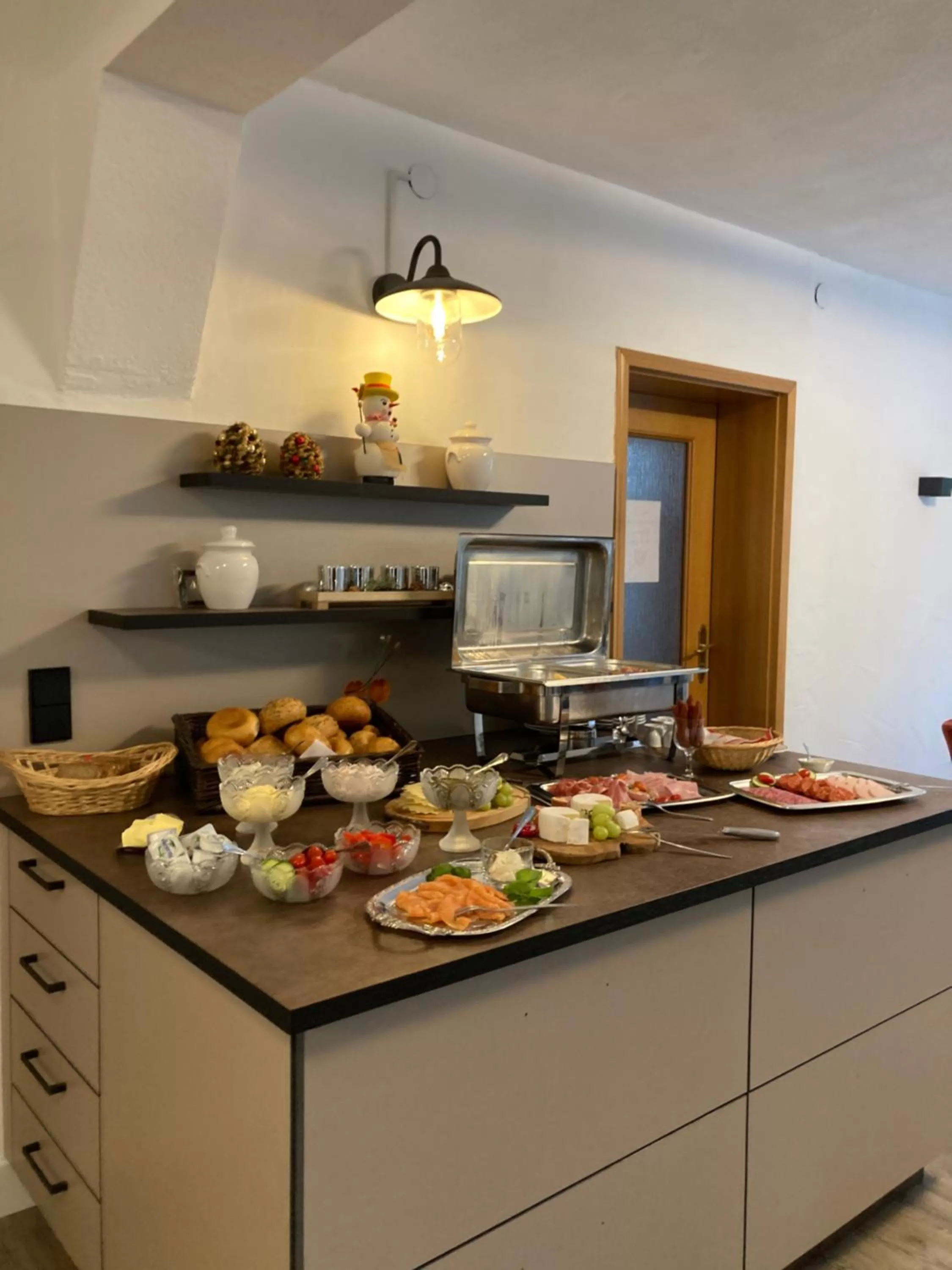 Buffet breakfast in Landhaus am Itterbach Willingen