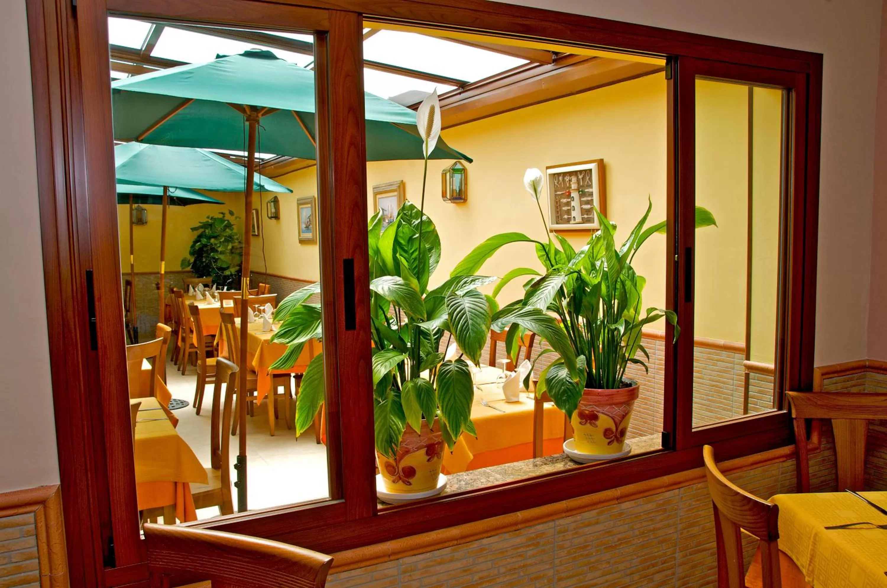 Restaurant/places to eat in Ona Las Rampas