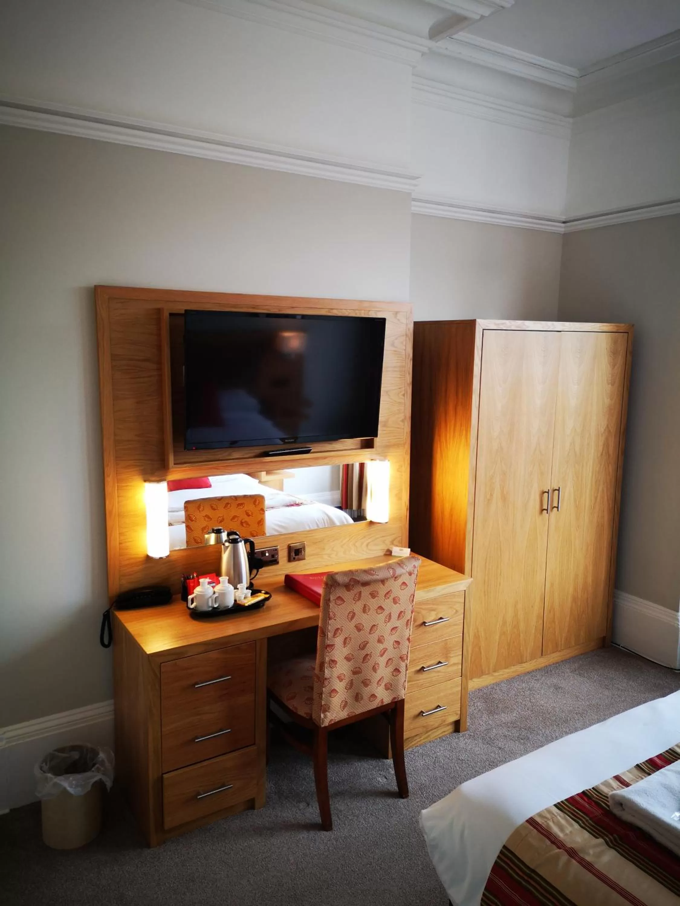 TV and multimedia, TV/Entertainment Center in The Red Lea Hotel