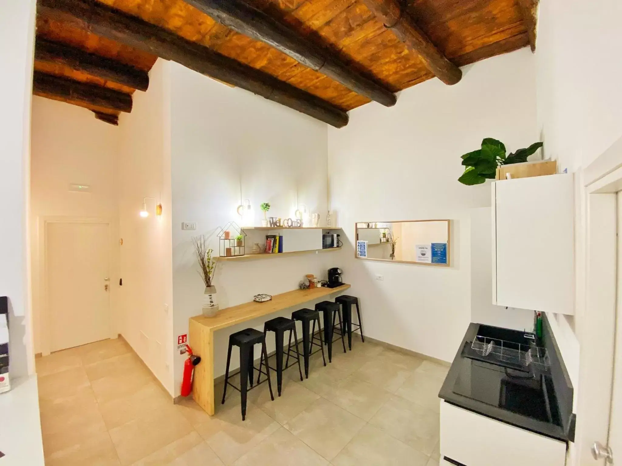 Kitchen or kitchenette, Dining Area in B&B Salerno IN Centro