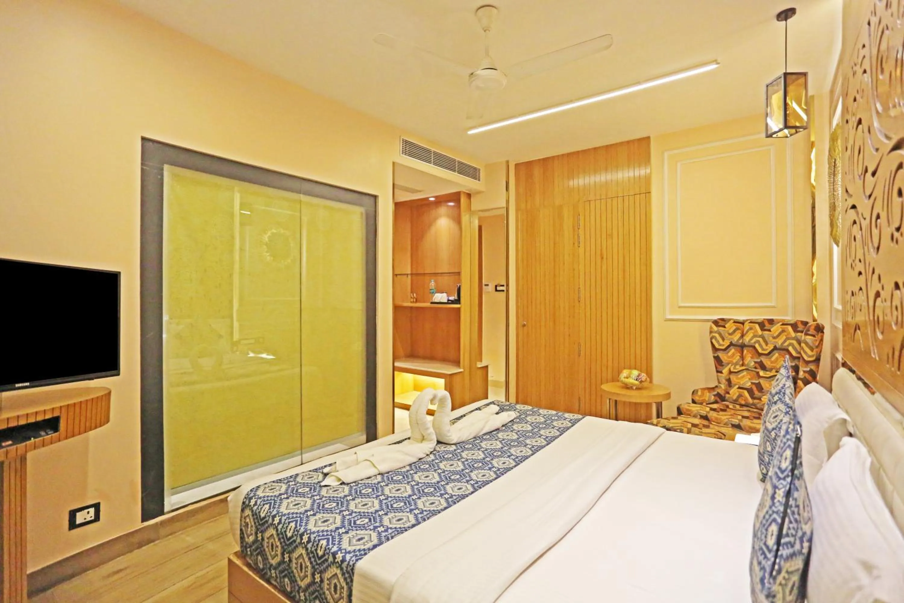 Bedroom, Bed in JRD Luxury-Business Hotel