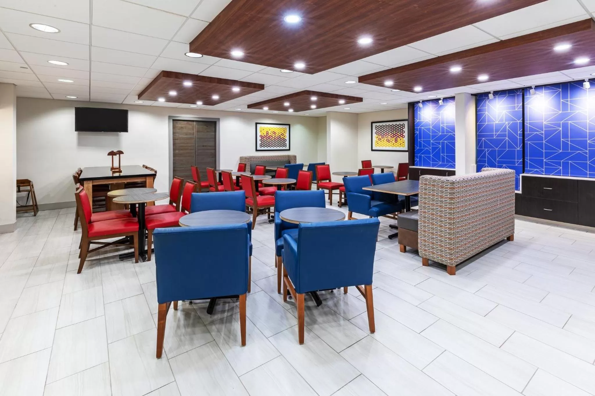 Breakfast in Holiday Inn Express & Suites Sulphur - Lake Charles by IHG