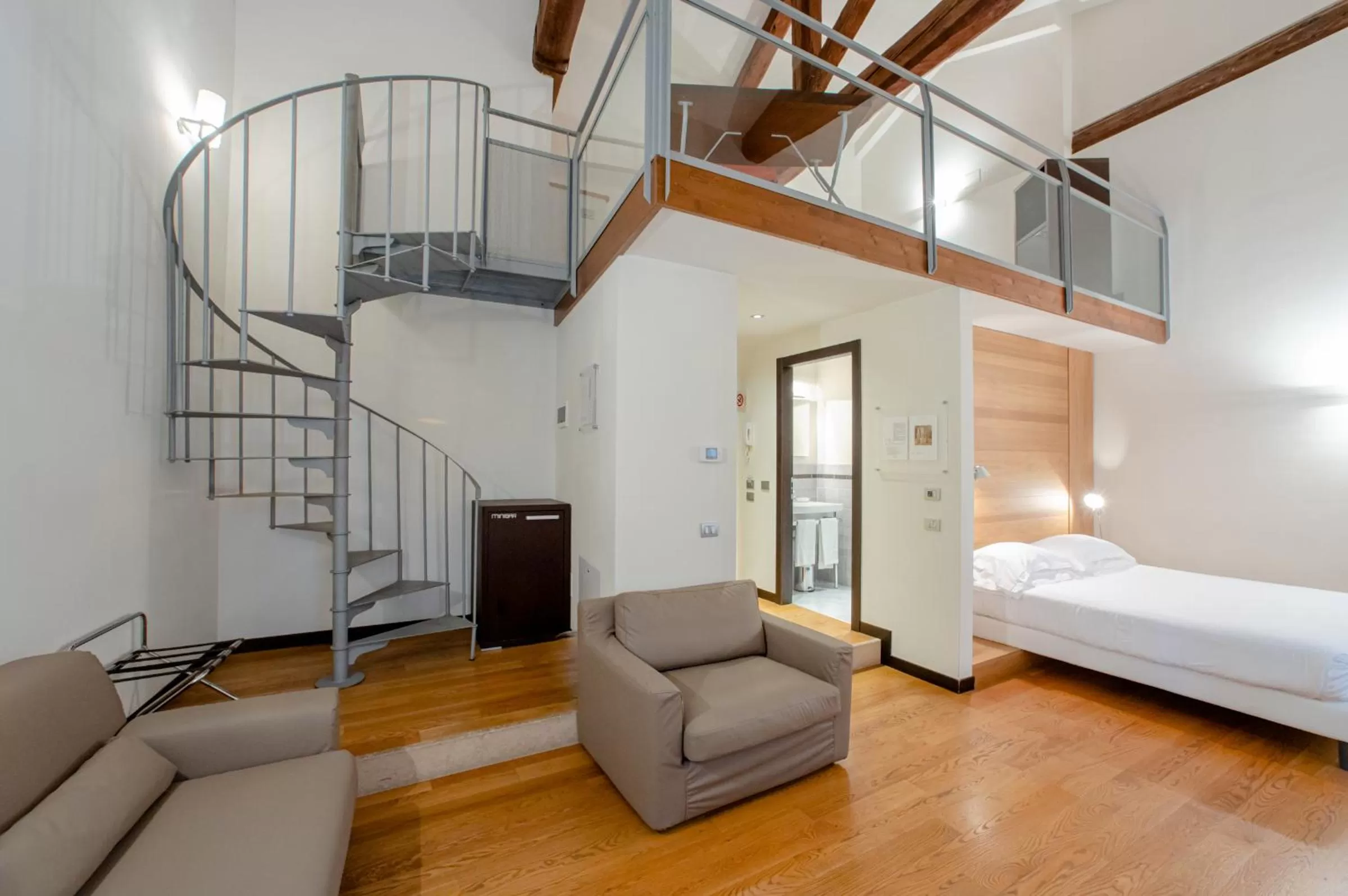 Living room, Bed in Hotel Annunziata