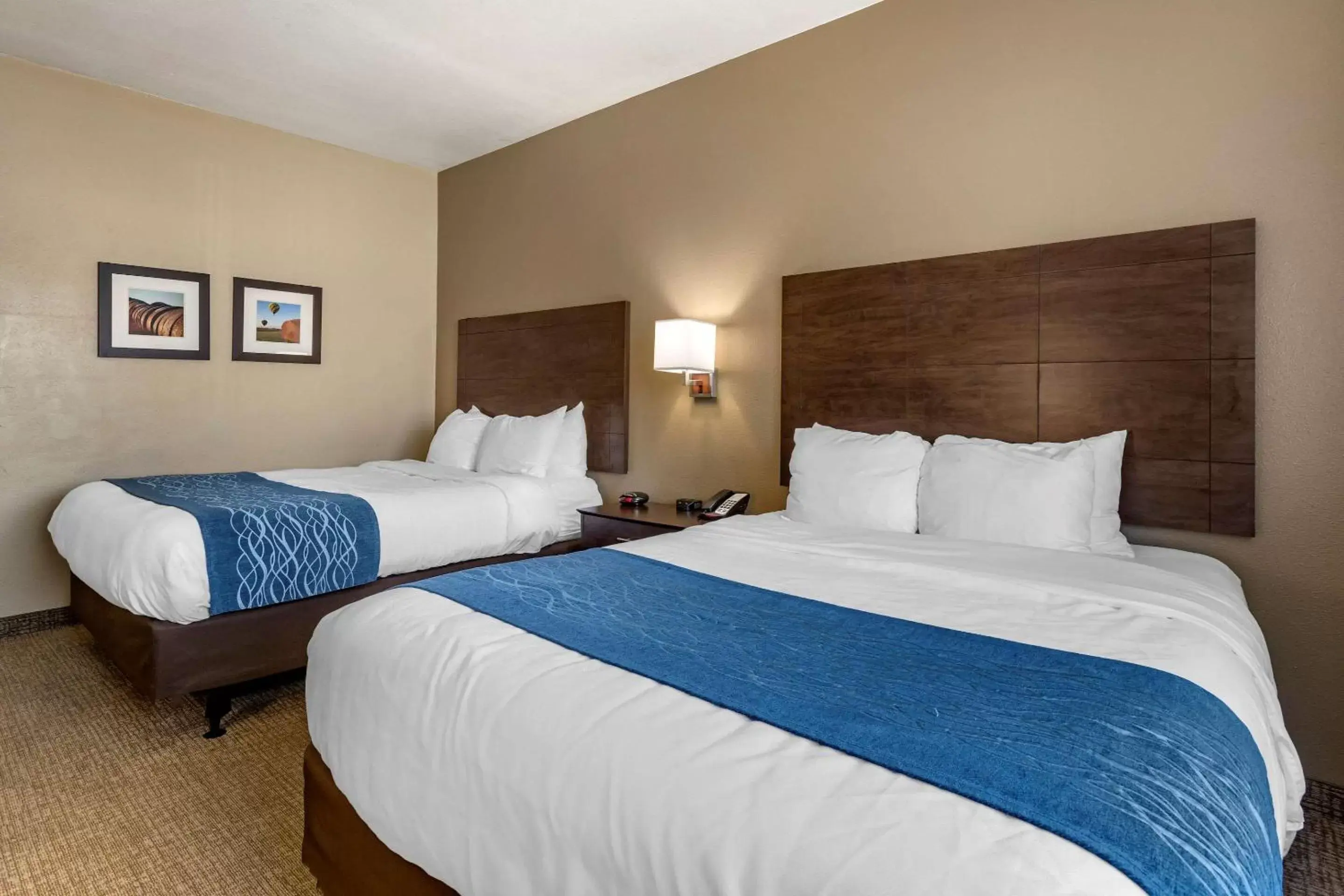 Bedroom, Bed in Comfort Inn & Suites Waterloo – Cedar Falls