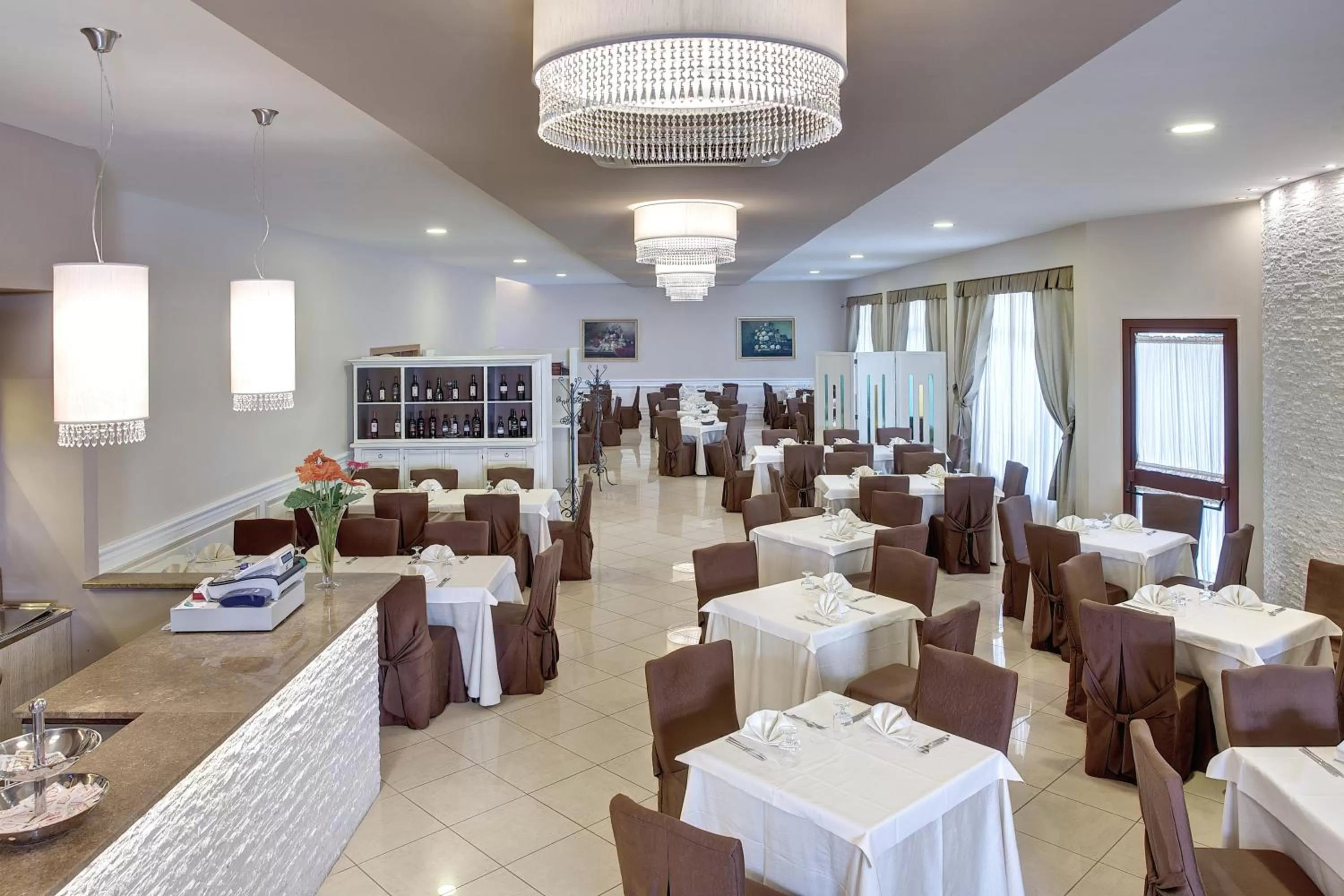 Restaurant/places to eat in Lo Scacciapensieri Hotel & Restaurant