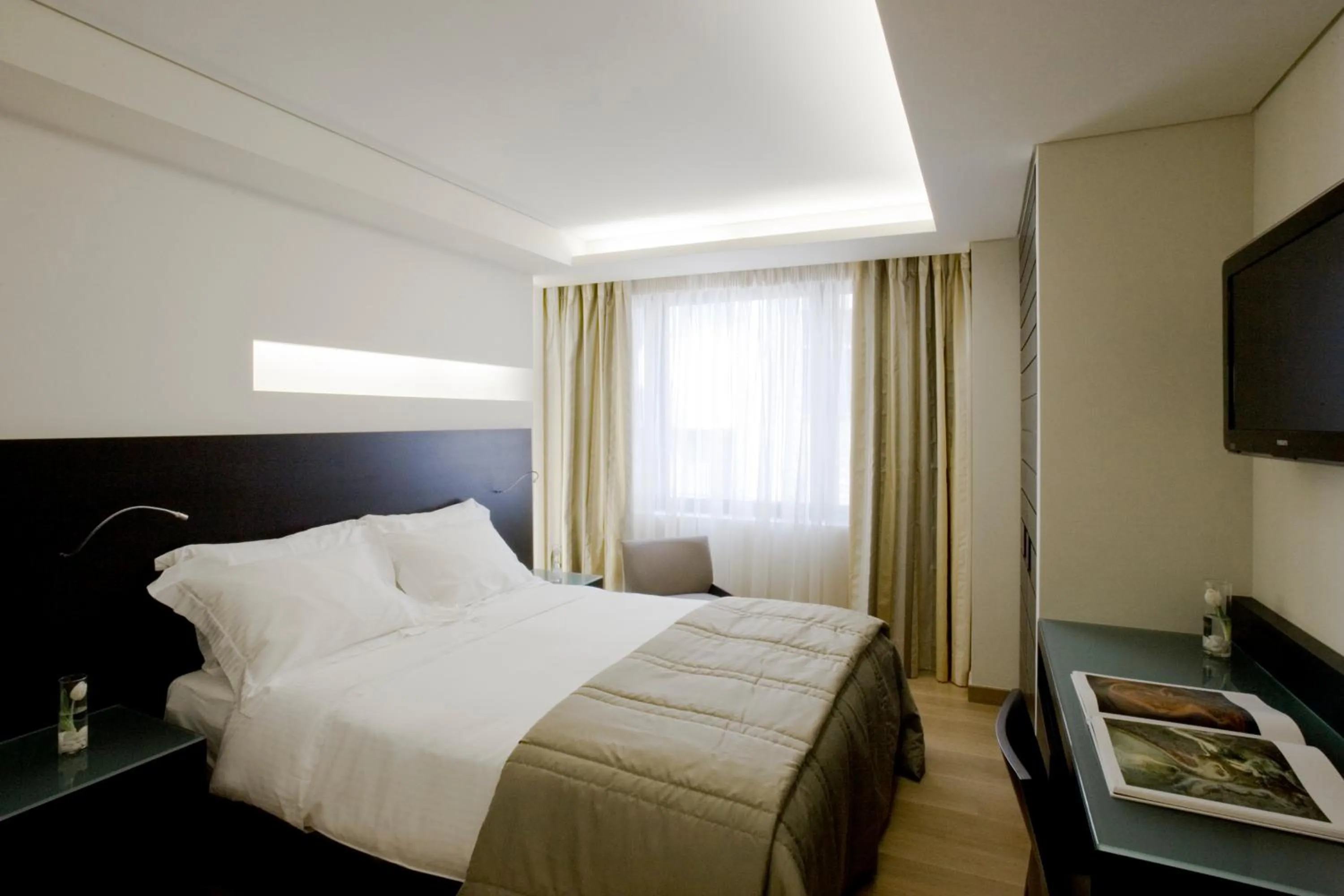 Bedroom, Bed in O&B Athens Boutique Hotel