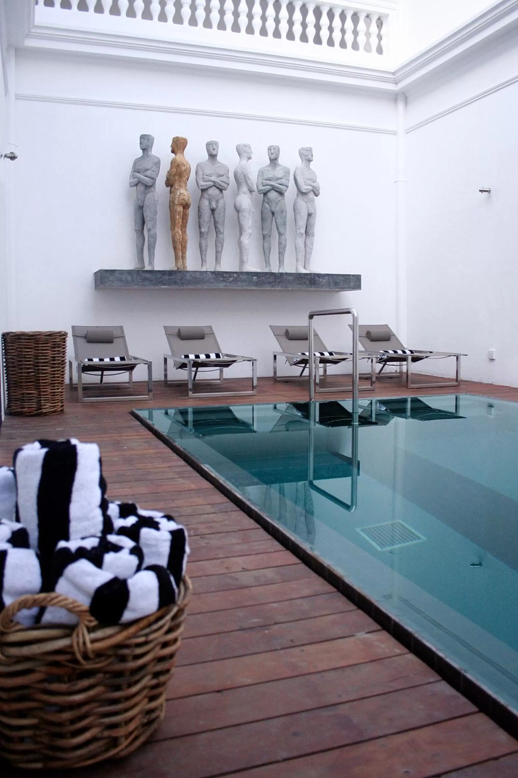 Day in Paradise Road Tintagel Colombo