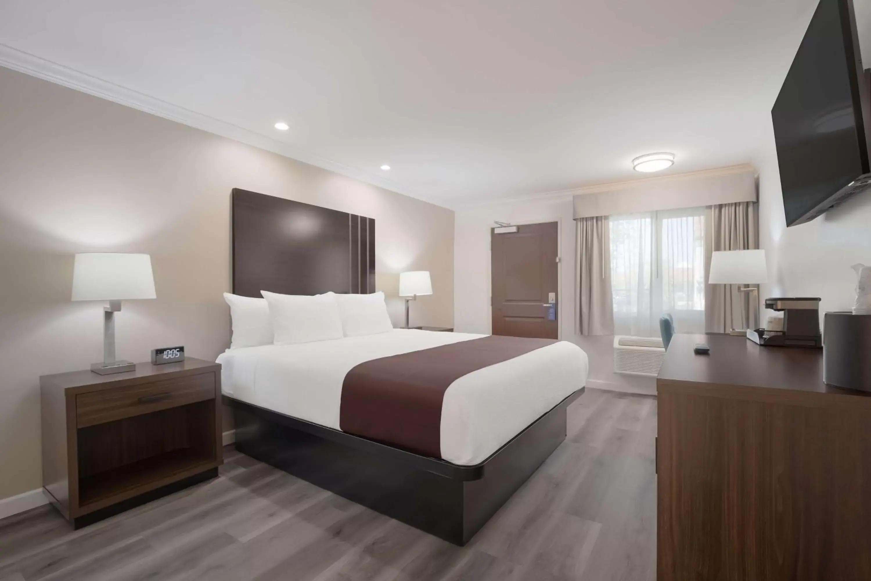 Bedroom, Bed in SureStay Plus Hotel by Best Western Upland - Ontario North