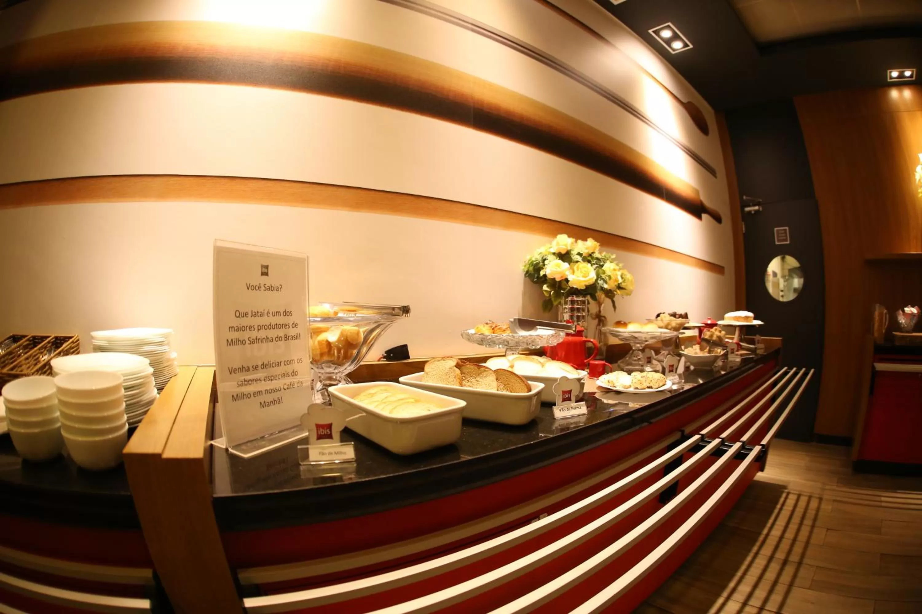 Restaurant/places to eat in ibis Jatai