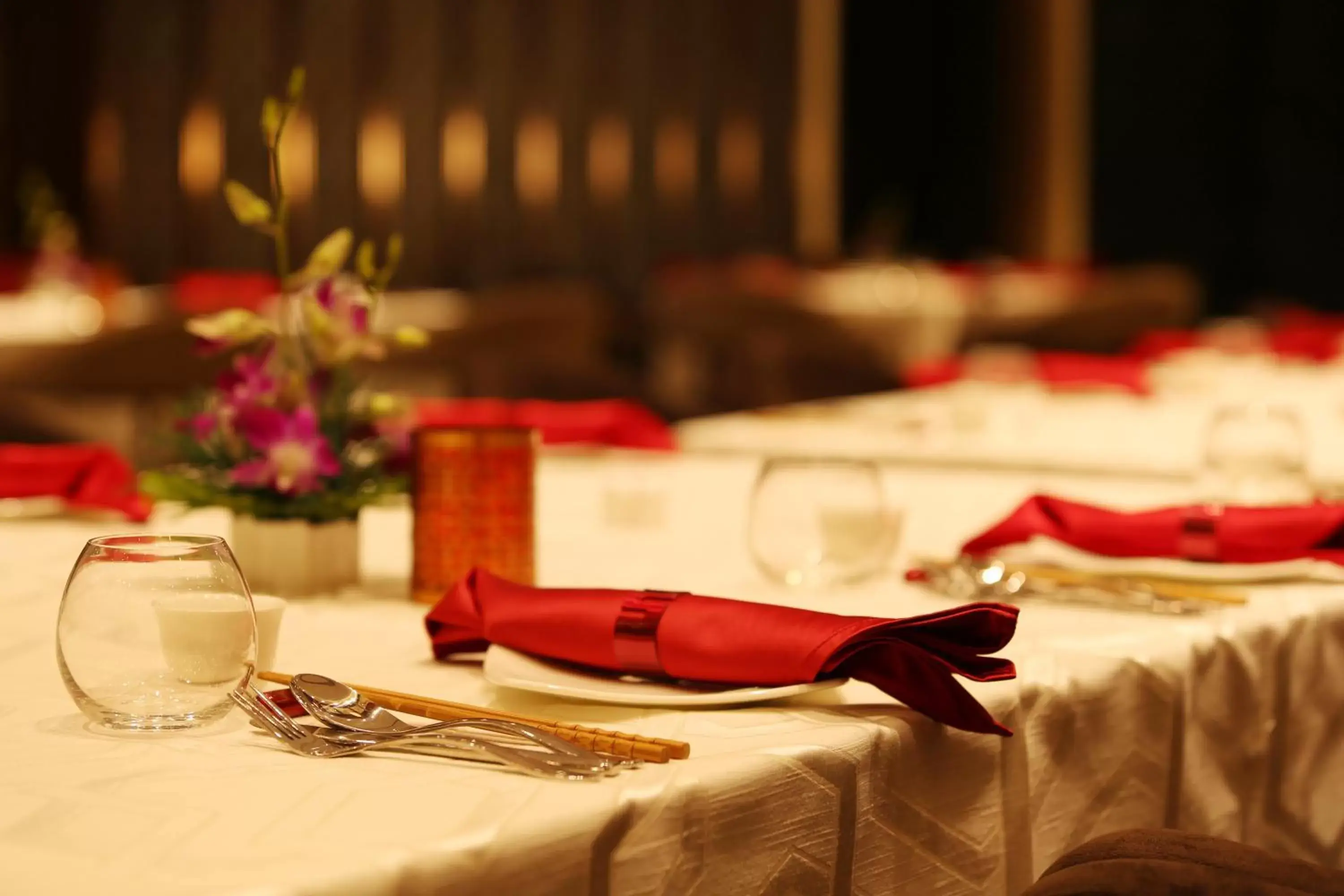 Restaurant/Places to Eat in Pride Plaza Hotel, Aerocity New Delhi
