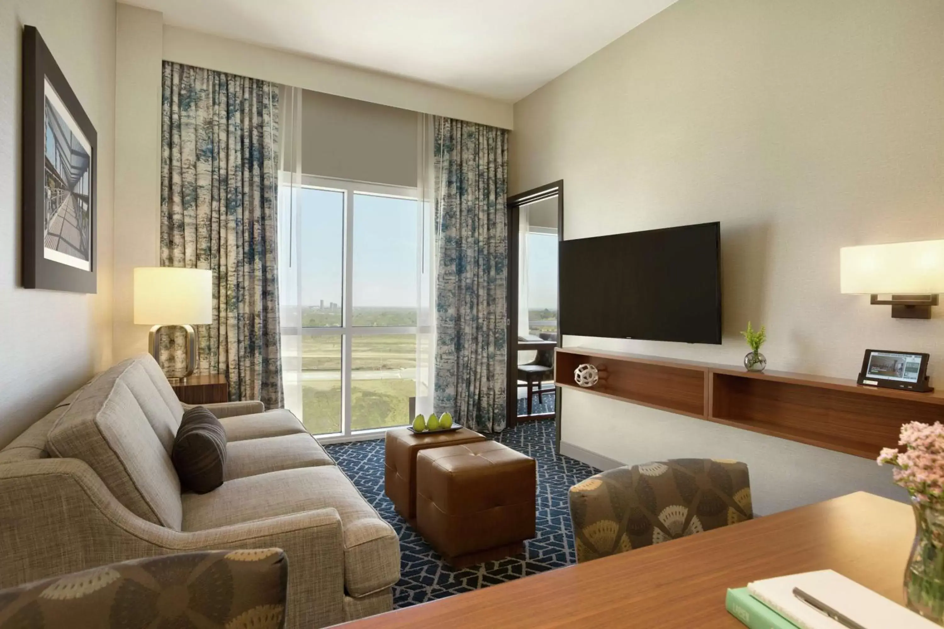 Bedroom, Seating Area in Embassy Suites By Hilton Denton Convention Center