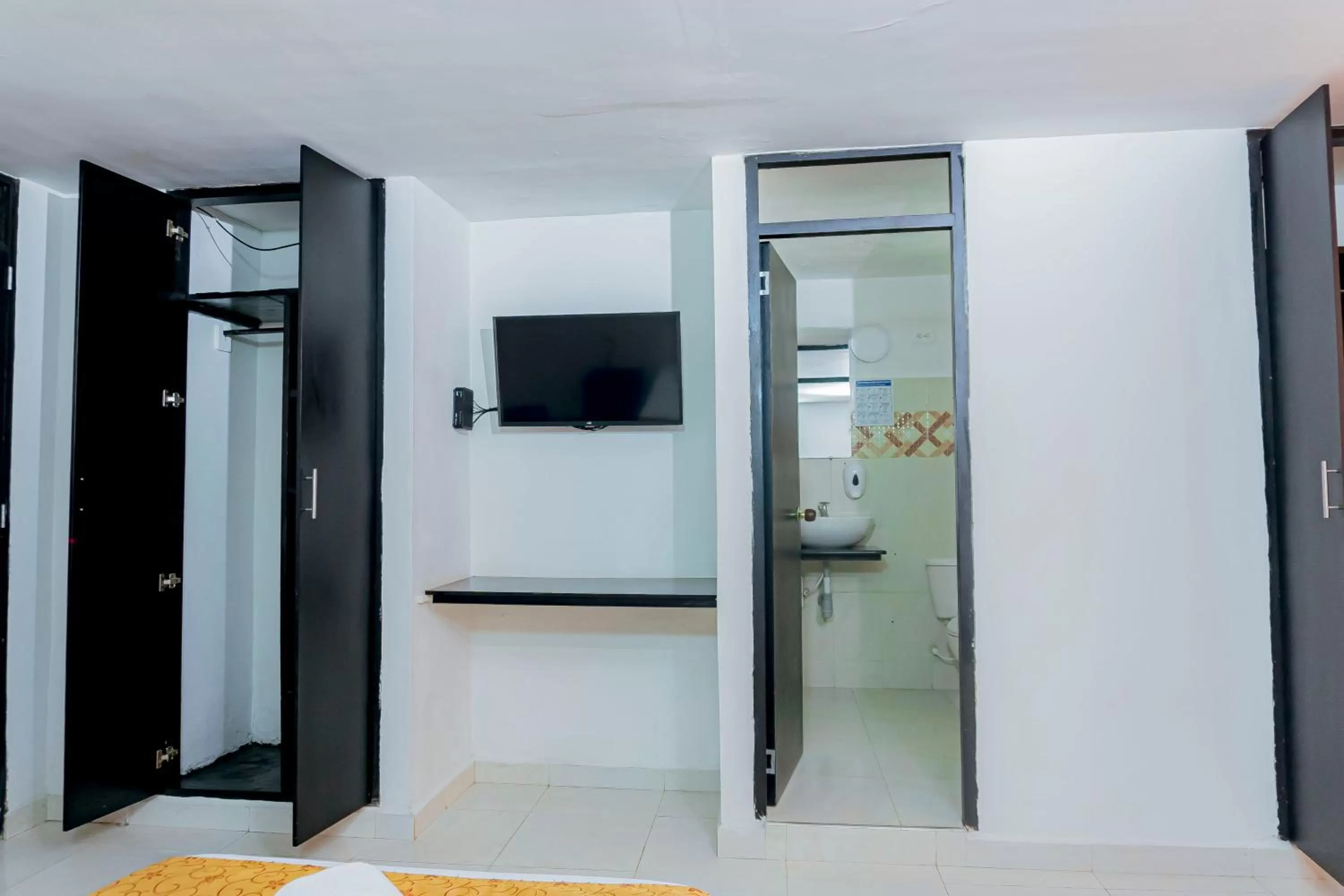 TV/Entertainment Center in HOTEL SOL INN SANTA Marta