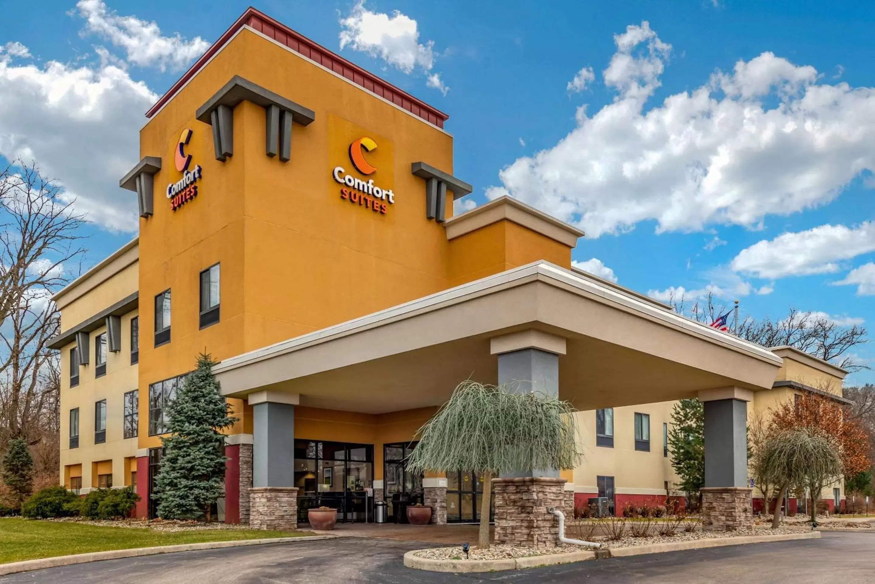 Property building in Comfort Suites South Elkhart