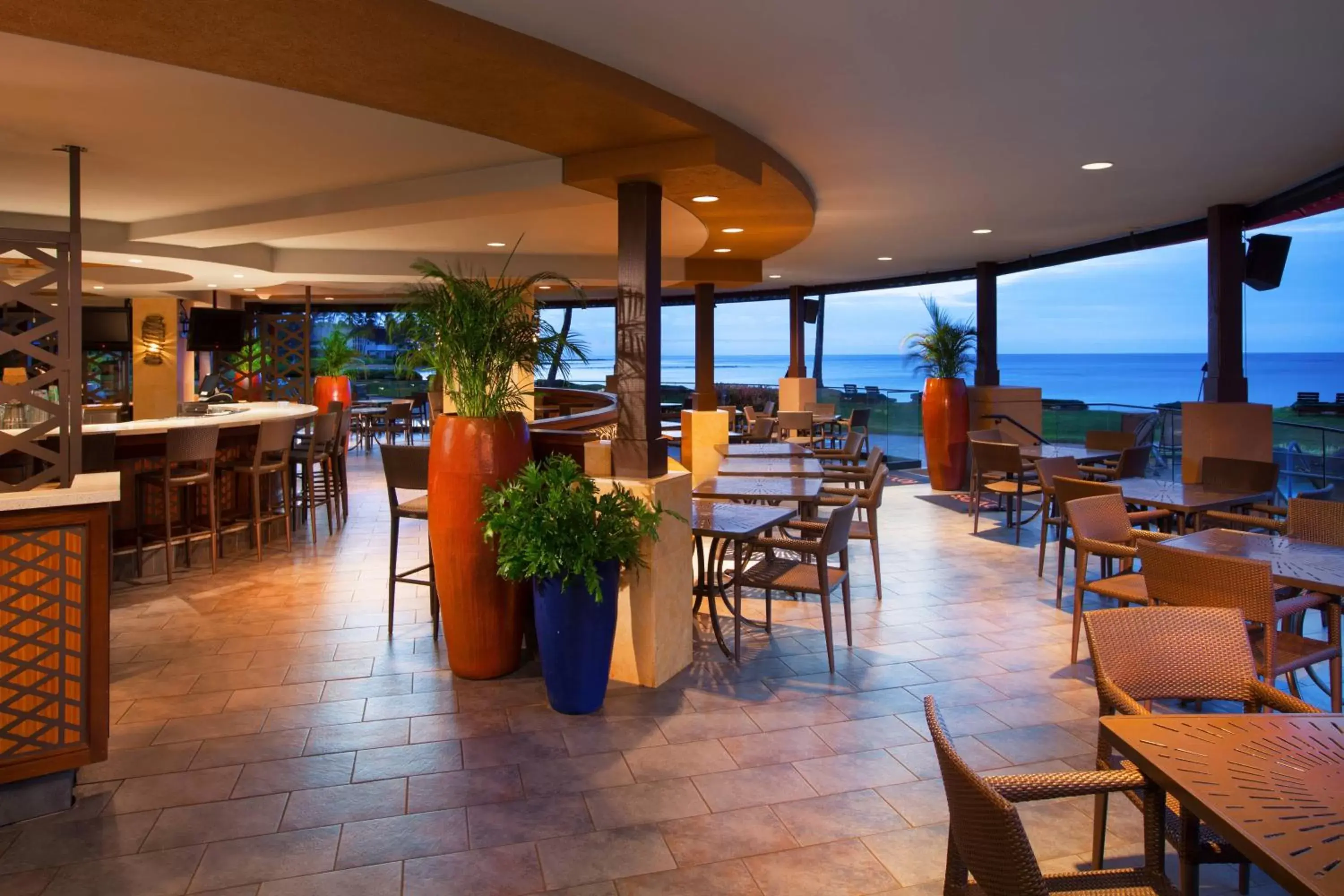 Beach, Restaurant/Places to Eat in Sheraton Kauai Resort