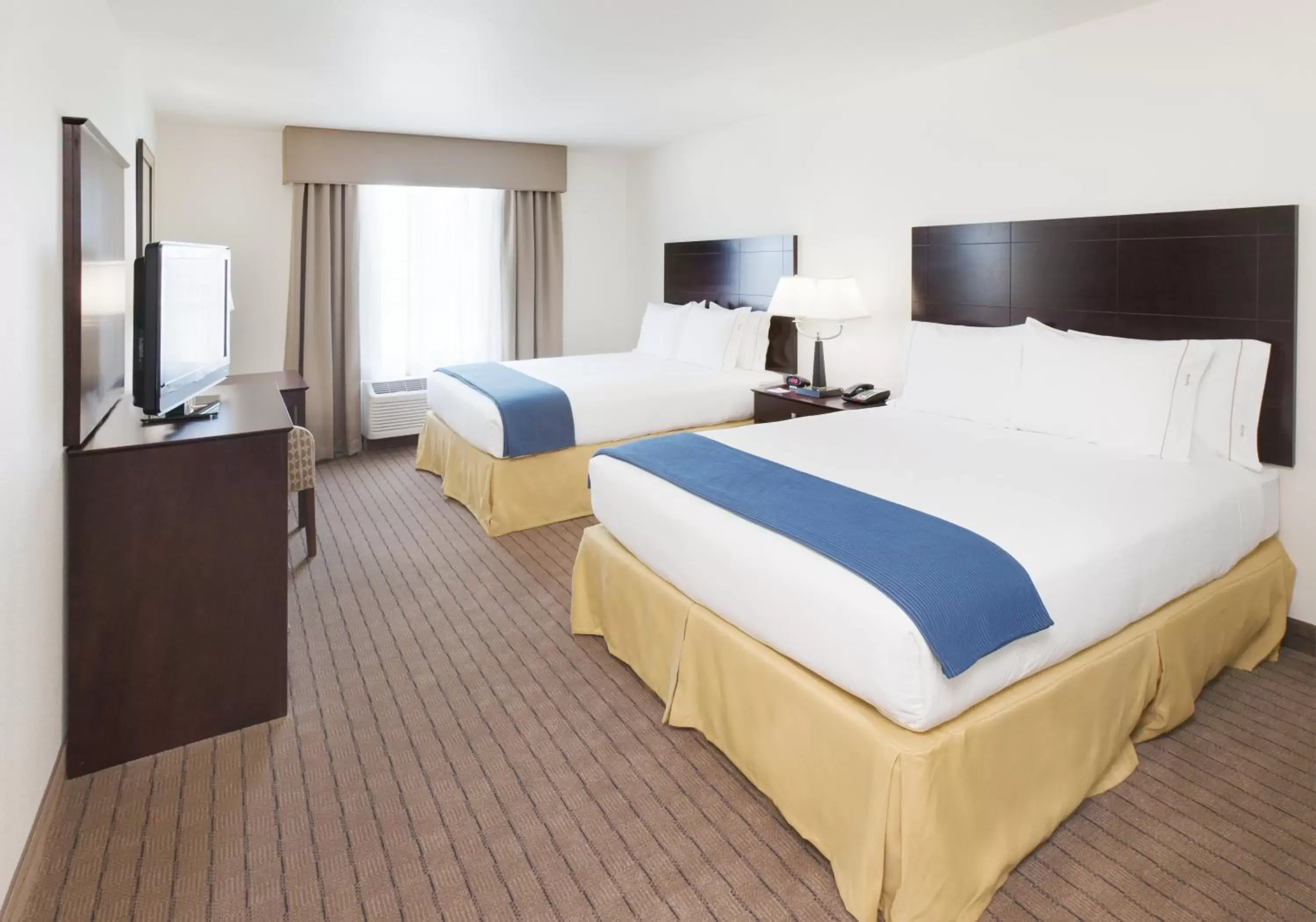 Photo of the whole room, Bed in Holiday Inn Express & Suites - Omaha I - 80, an IHG Hotel