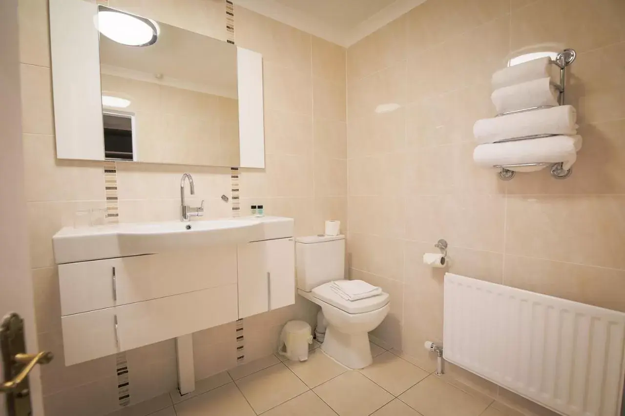 Bathroom in Brisbane House Hotel