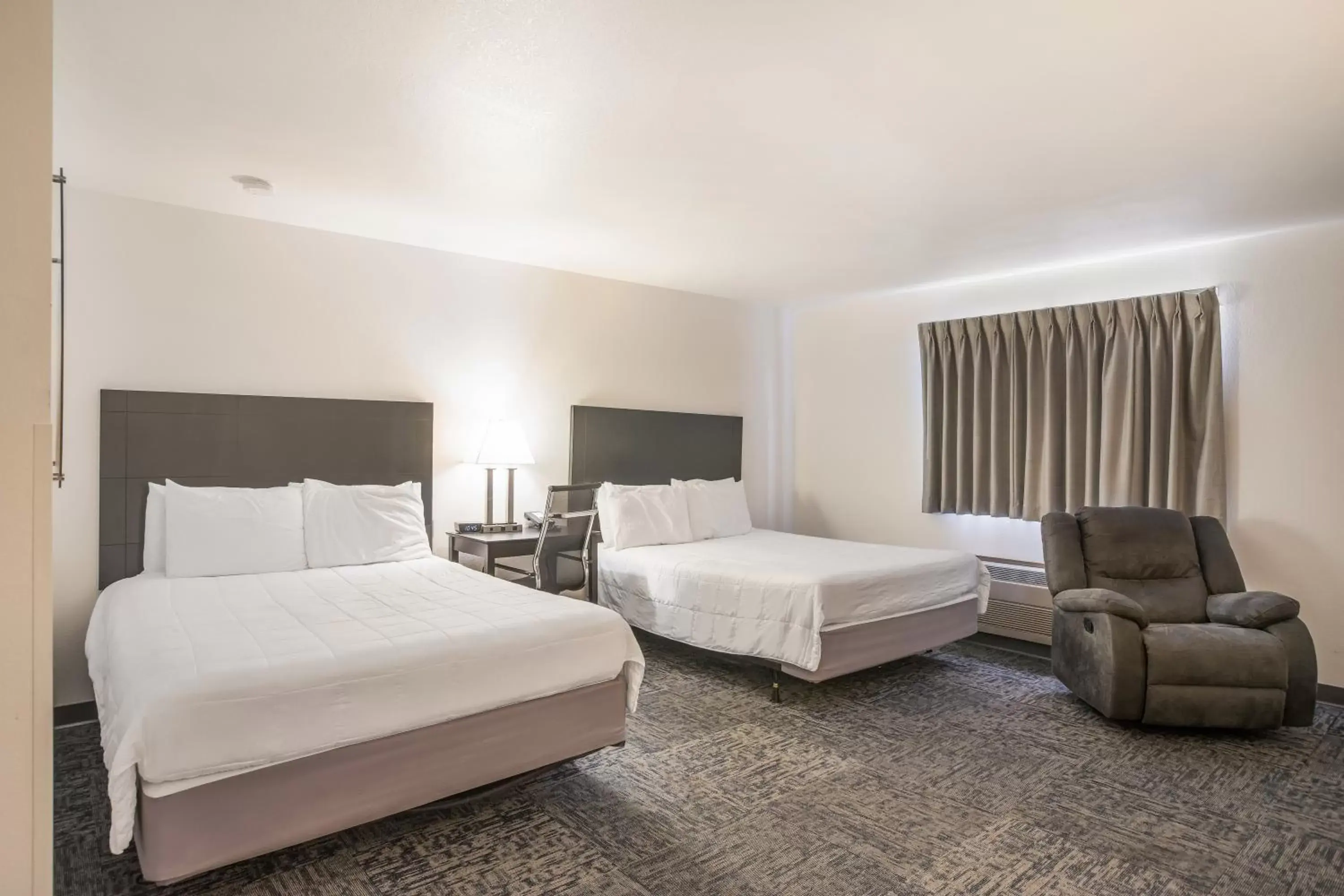 Bed in Americas Best Value Inn & Suites-Birch Run Bed in Americas Best Value Inn & Suites-Birch Run