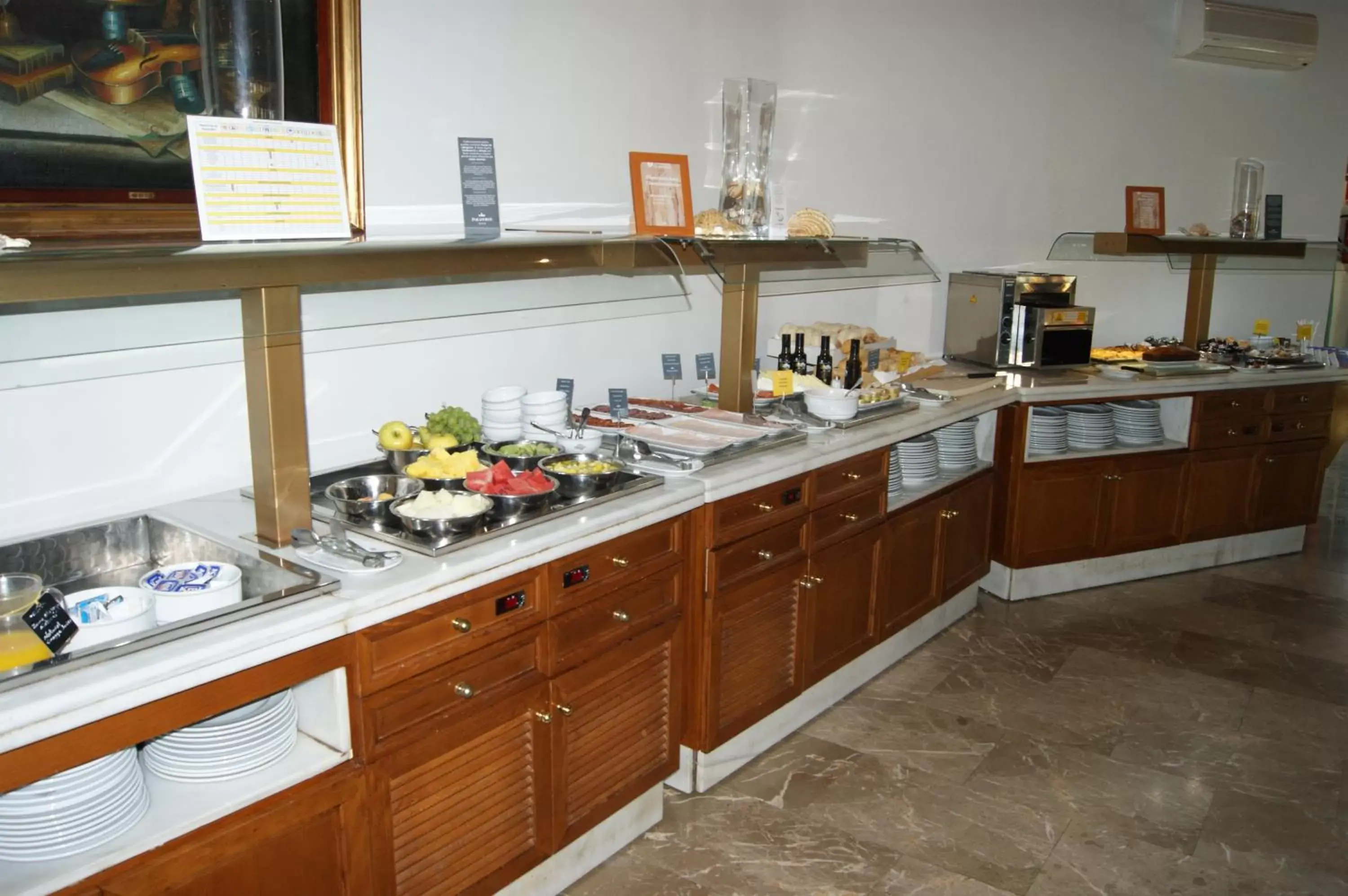 Food and drinks, Kitchen/Kitchenette in Parador de Melilla