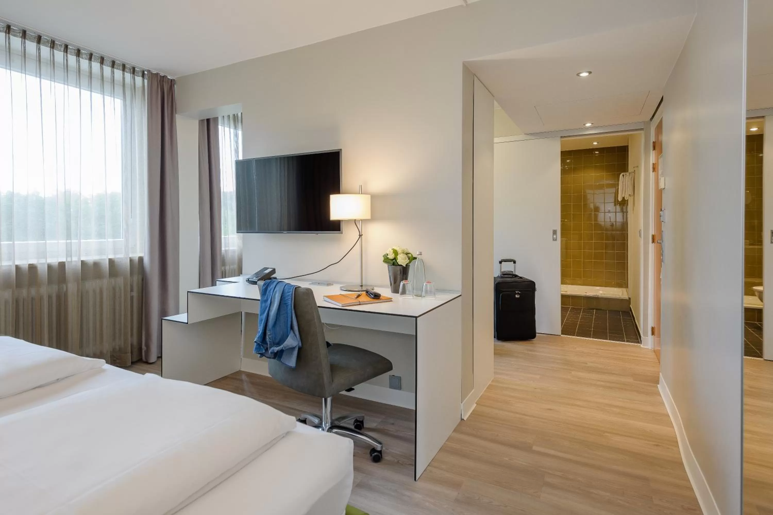 Photo of the whole room, Bed in Congress Hotel Mercure Nürnberg an der Messe