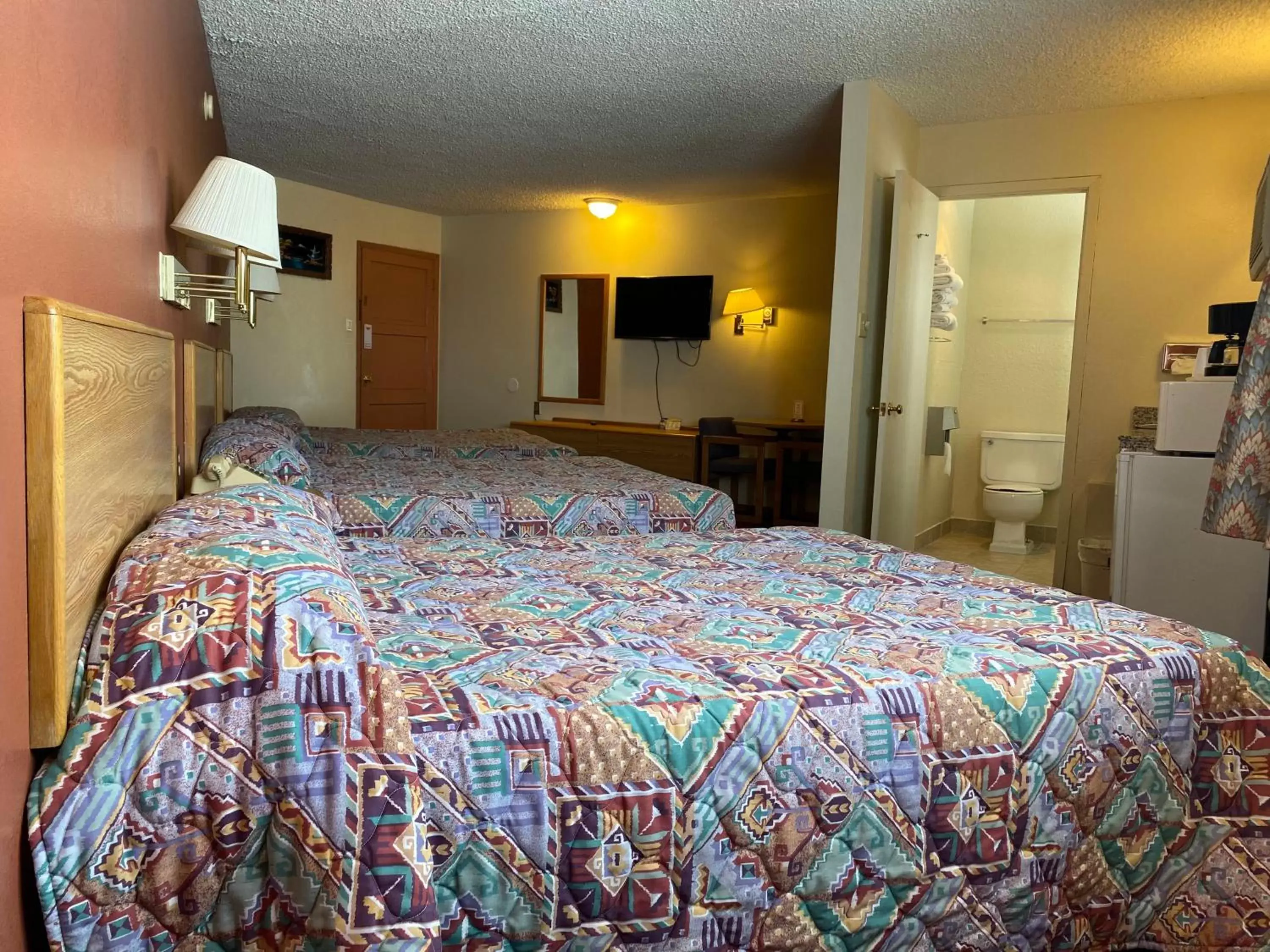 Bedroom, Bed in Budget Inn Las Vegas New Mexico