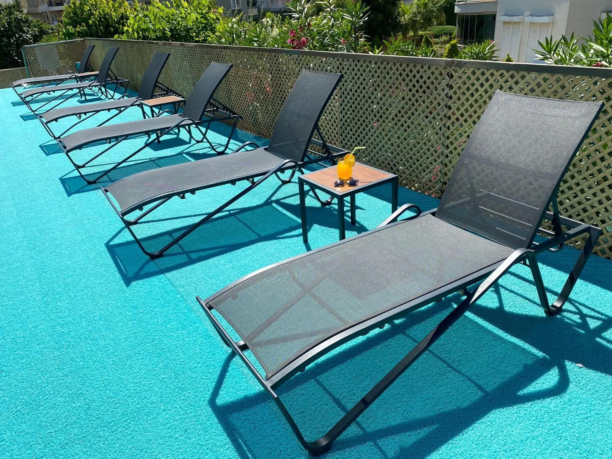 Swimming pool in Zeynel Hotel