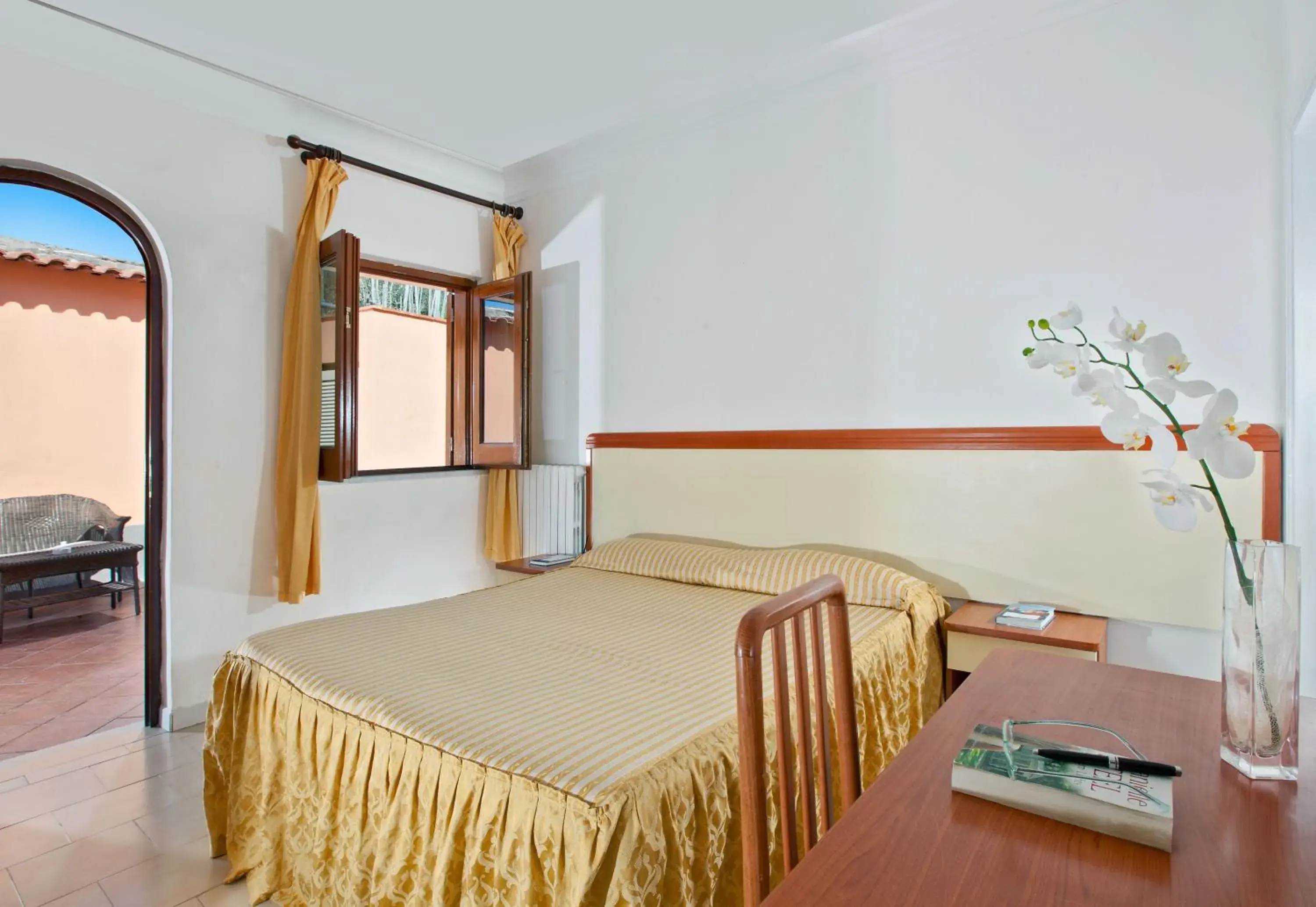 Bed in Hotel Il Girasole
