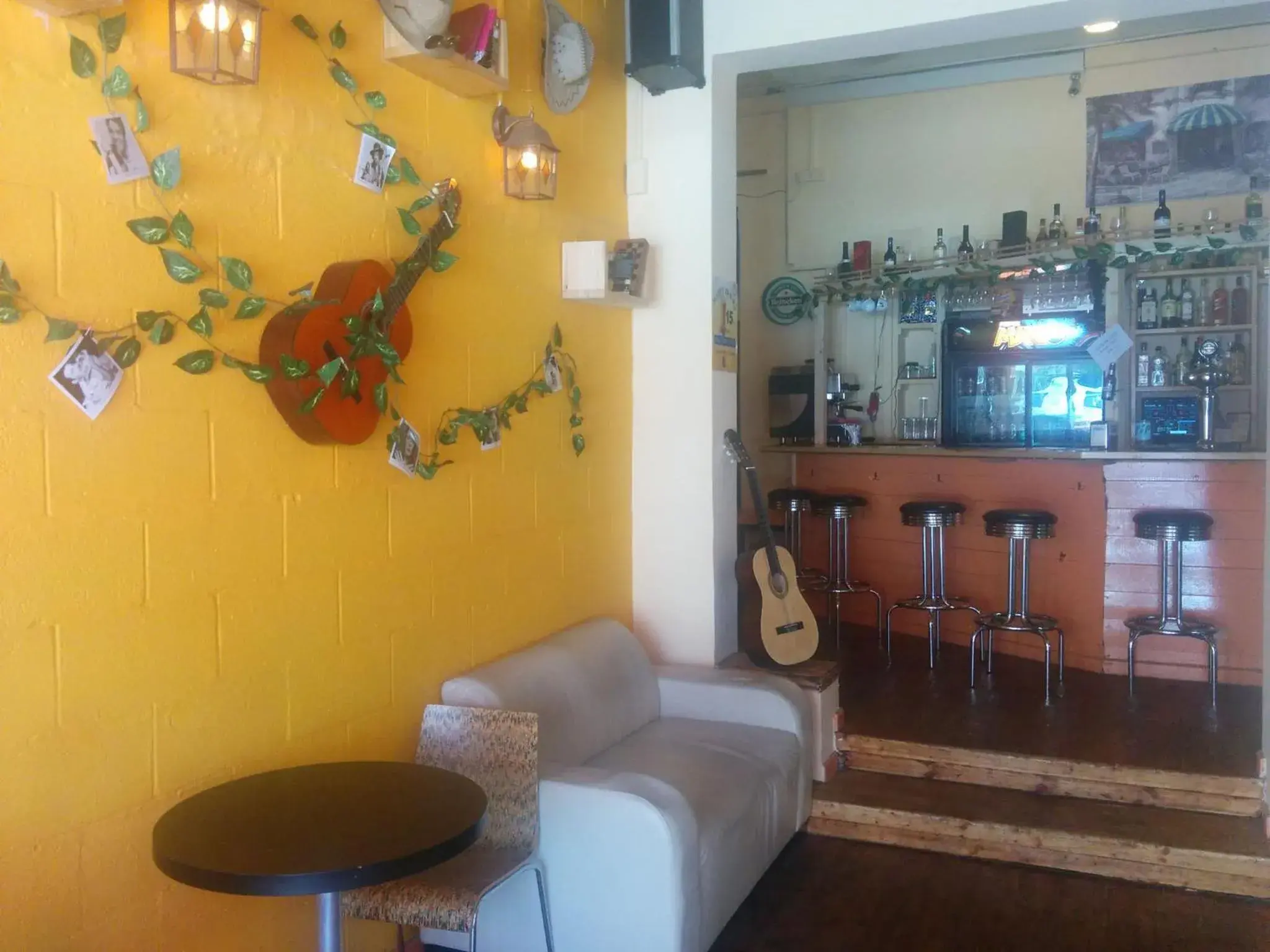 Lounge or bar in Momos Hostel