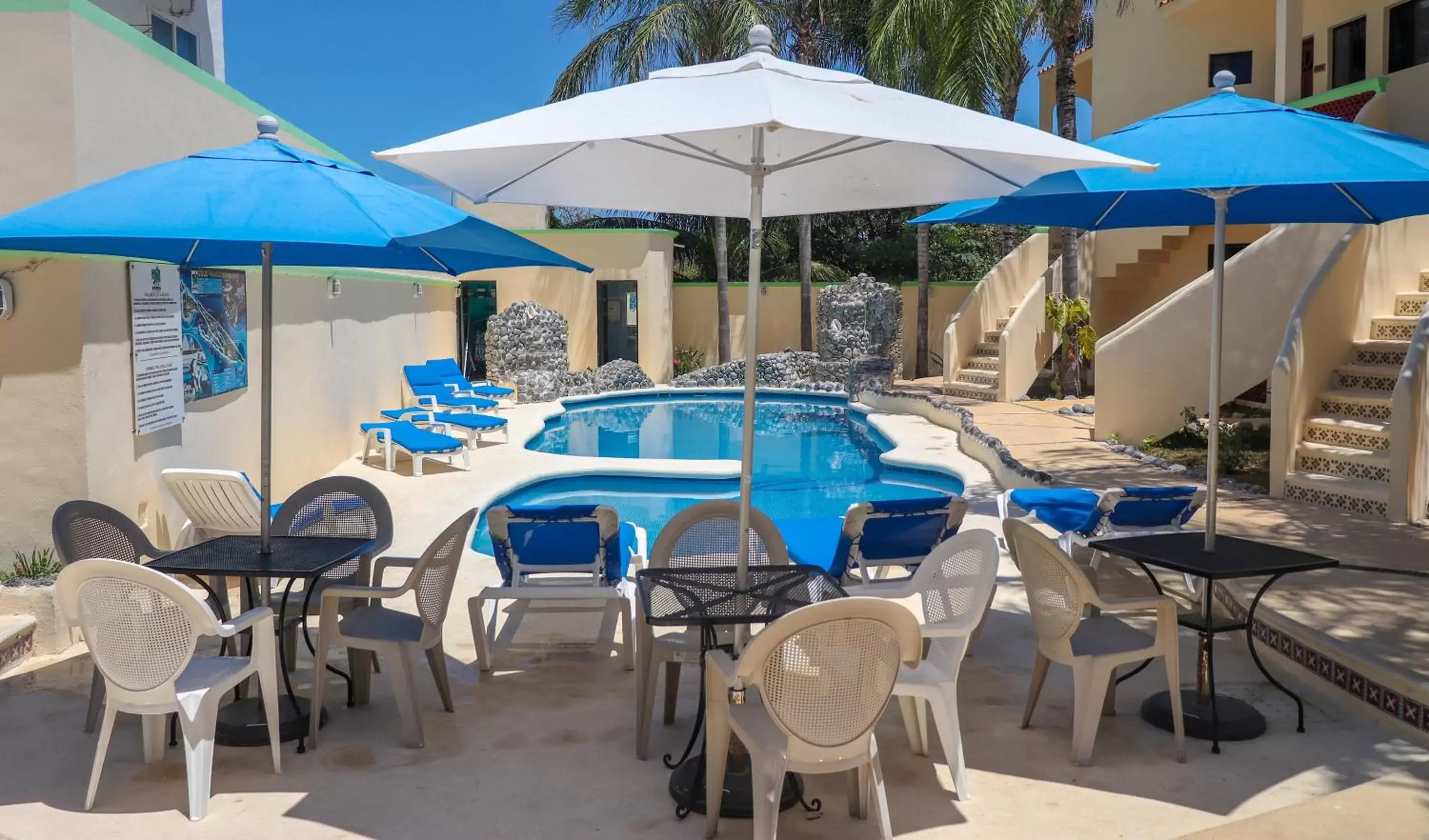 Swimming Pool in Villas Coco Resort - All Suites