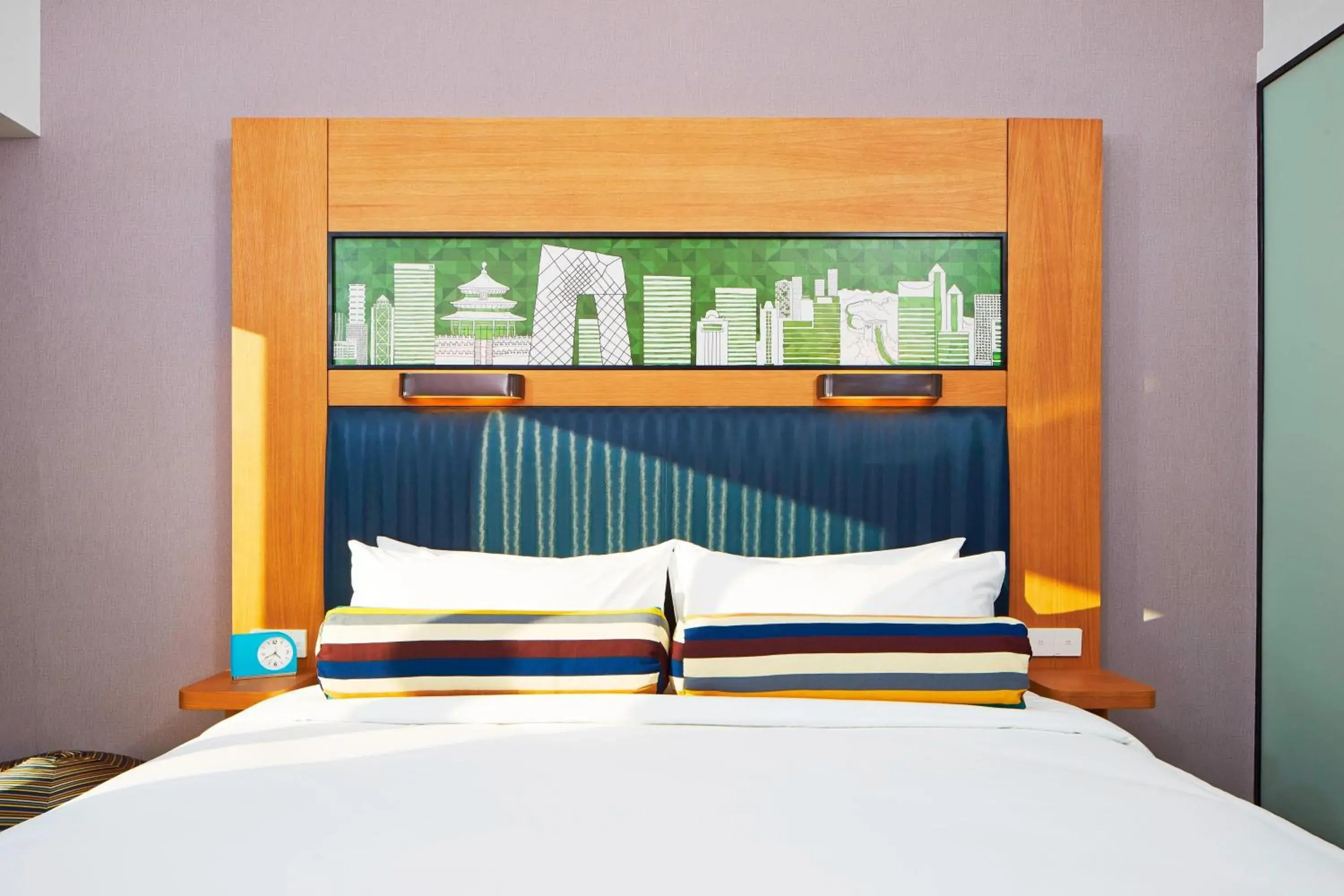 Photo of the whole room, Bed in Aloft Dongguan Songshan Lake