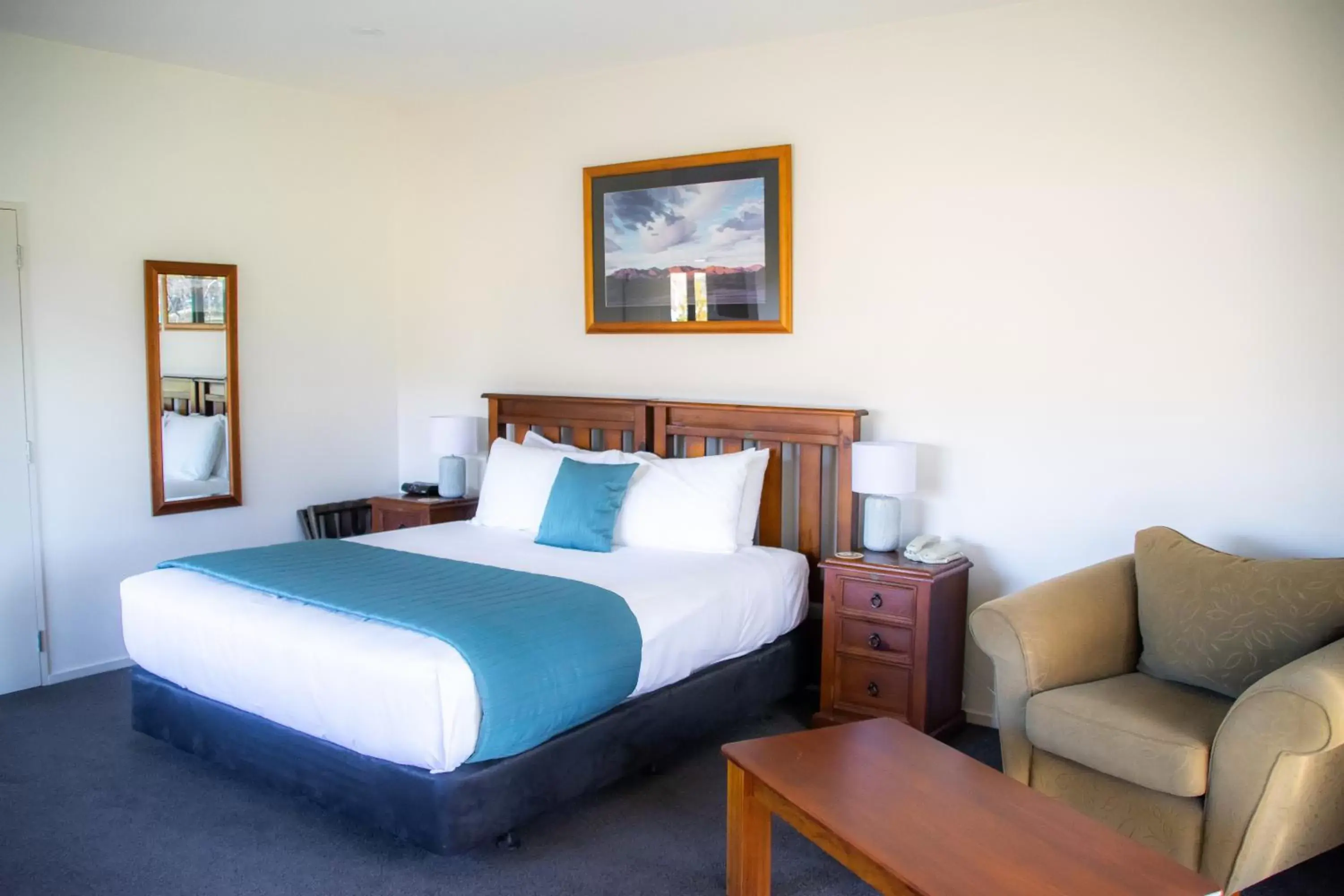 Coffee/tea facilities, Bed in Carrick Lodge Motel