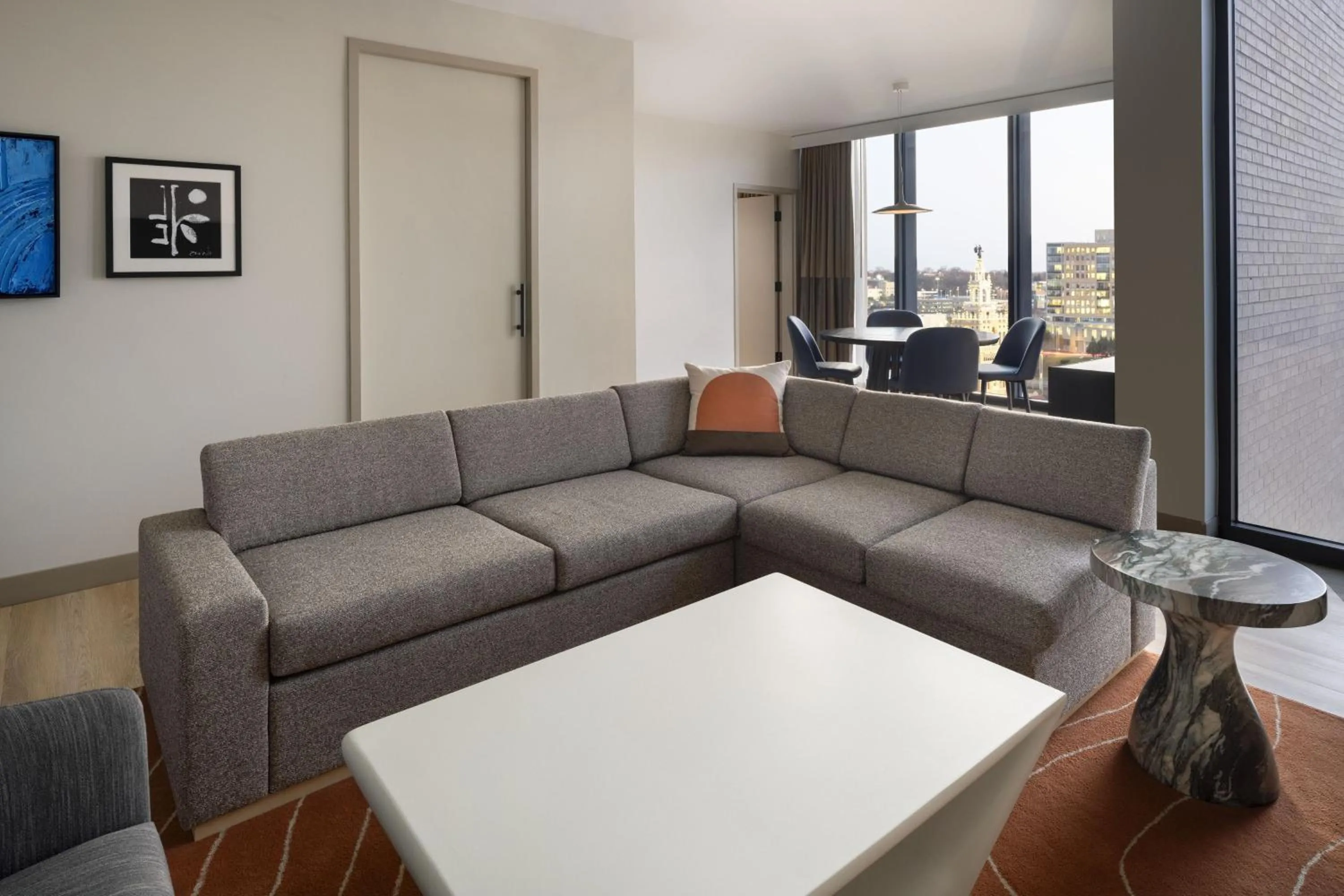 Photo of the whole room in Cascade Hotel, Kansas City, a Tribute Portfolio Hotel