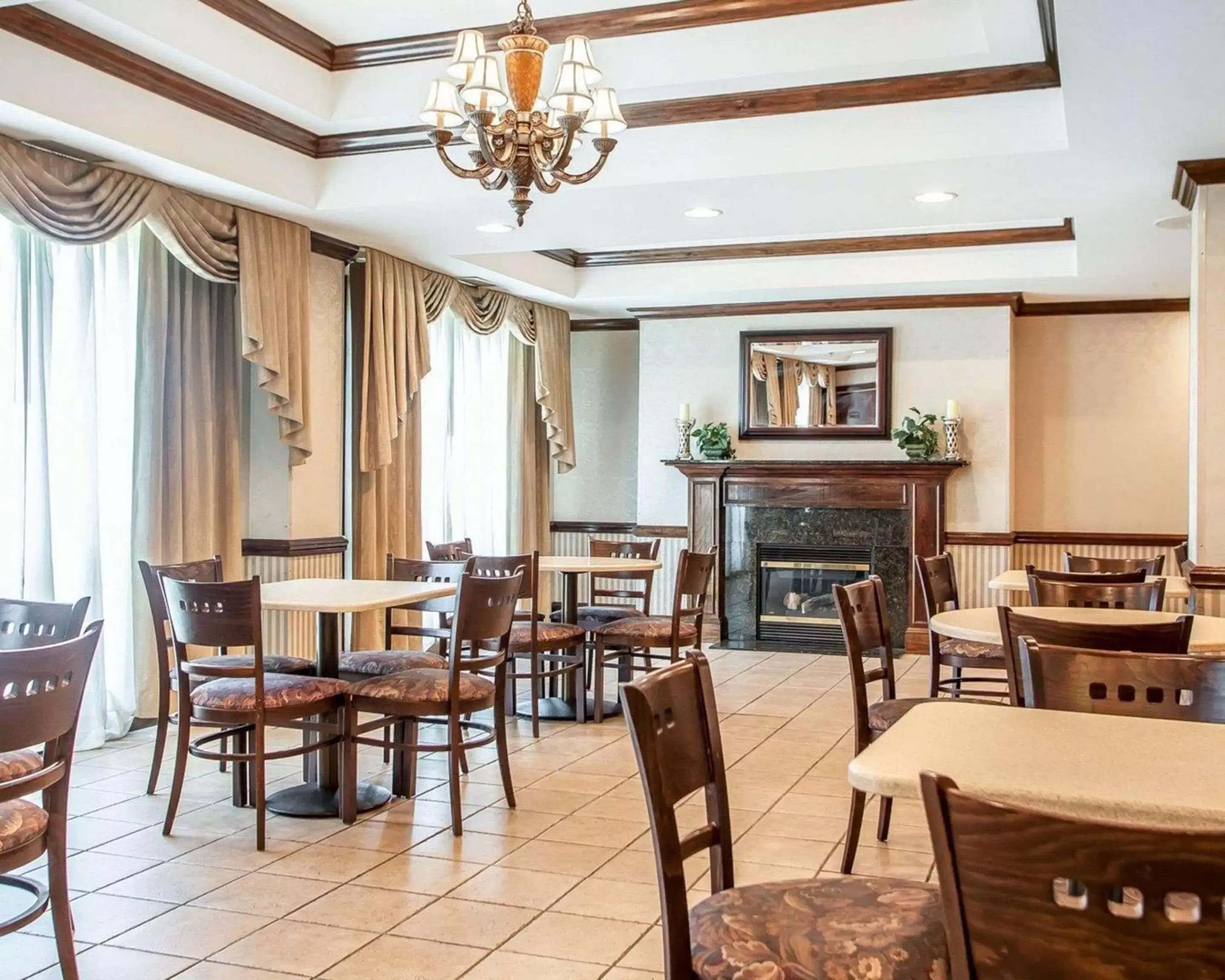 Restaurant/Places to Eat in Comfort Inn & Suites Carneys Point