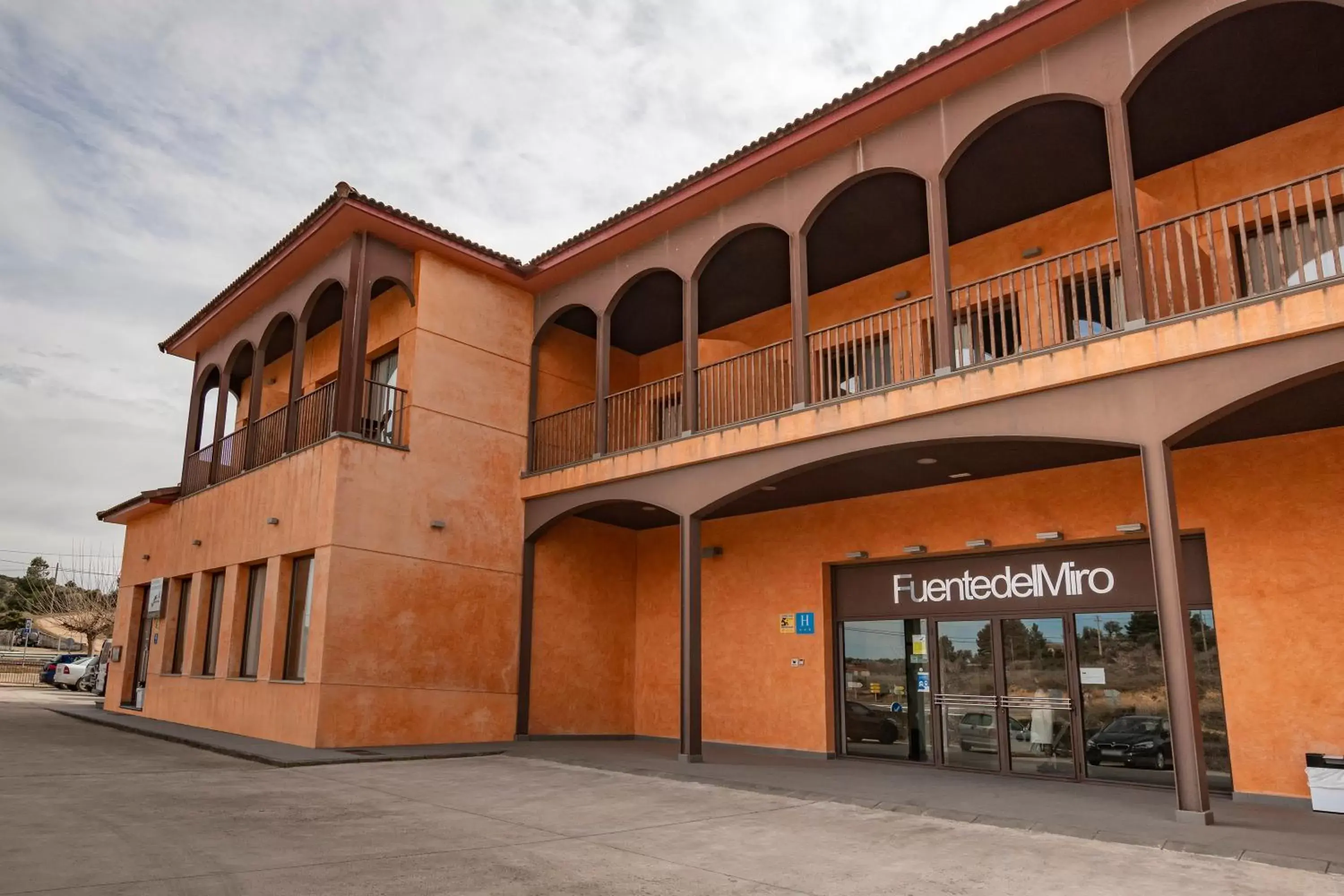 Facade/entrance, Property Building in Fuente del Miro