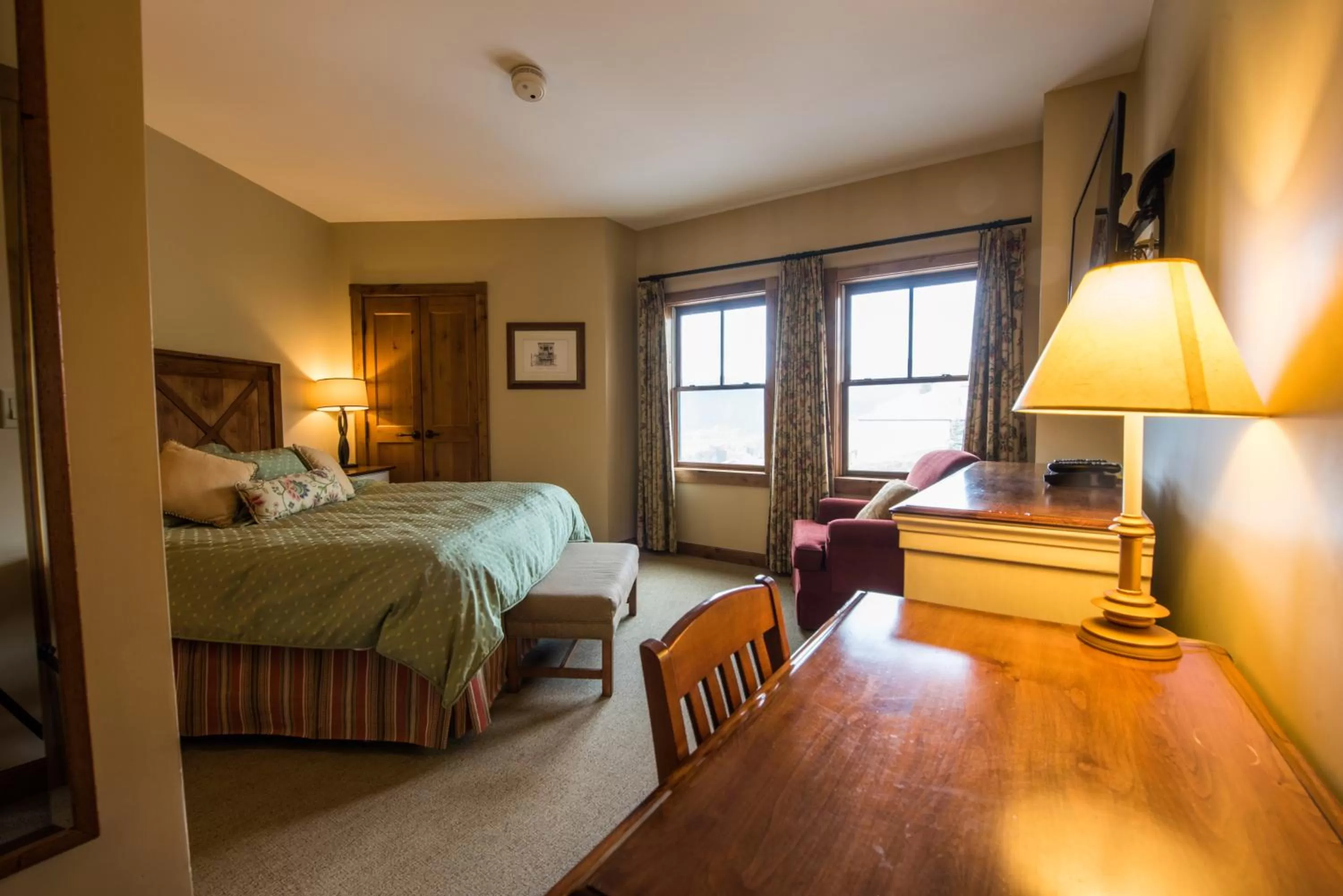 Bed in The Lodge at Mountaineer Square