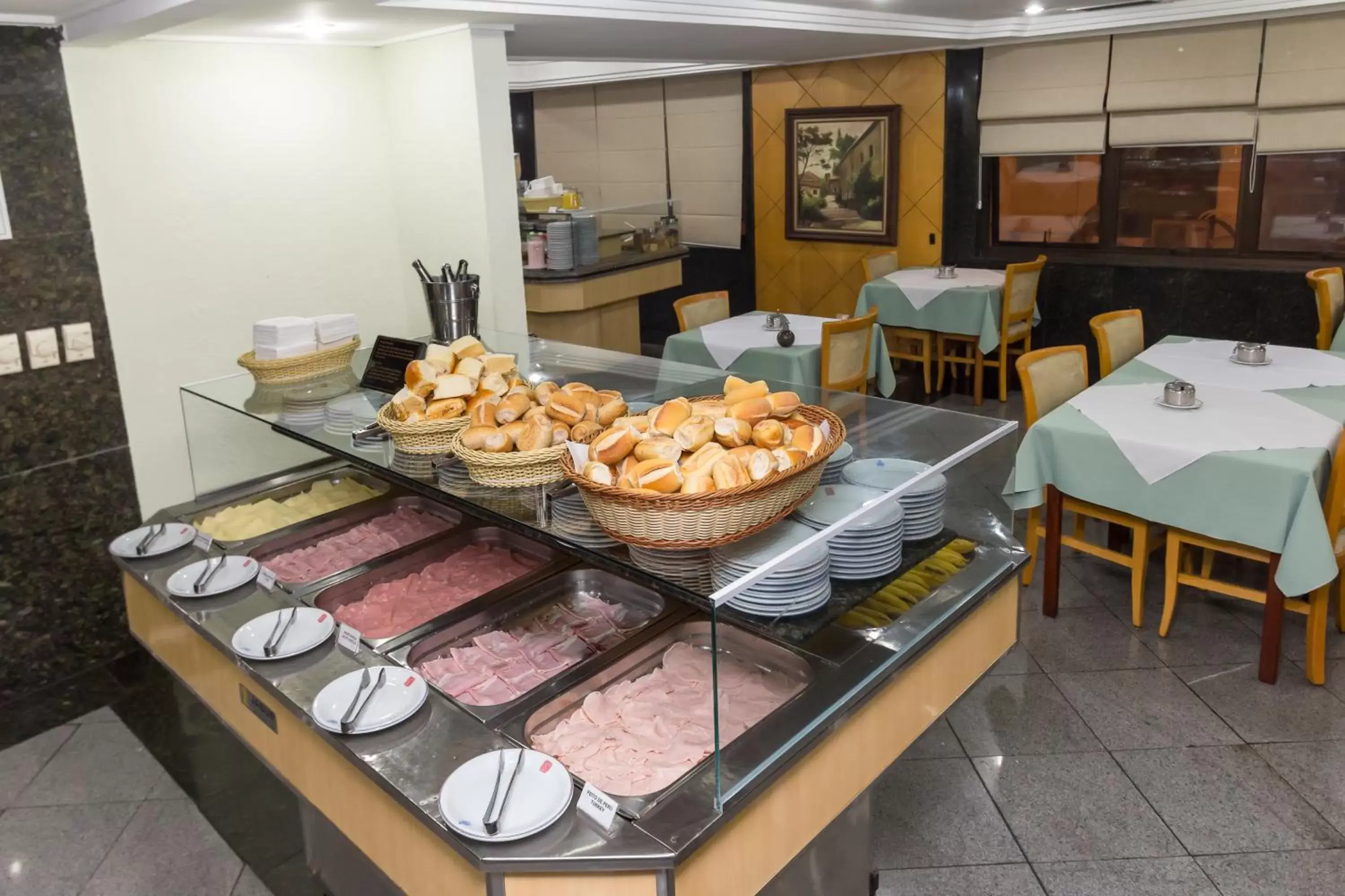 Restaurant/places to eat in Real Castilha Hotel