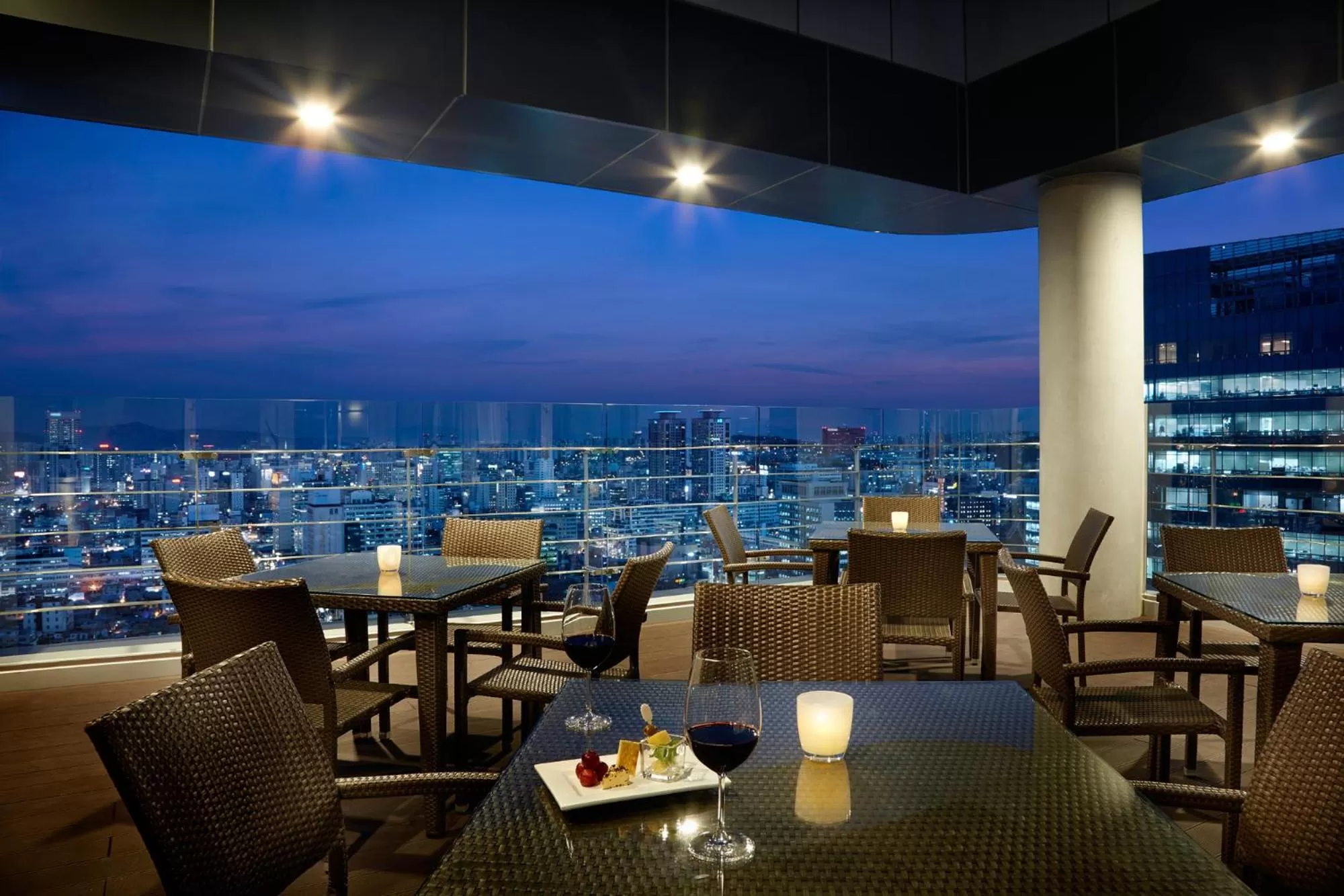 Restaurant/places to eat in LOTTE CITY HOTEL Myeongdong