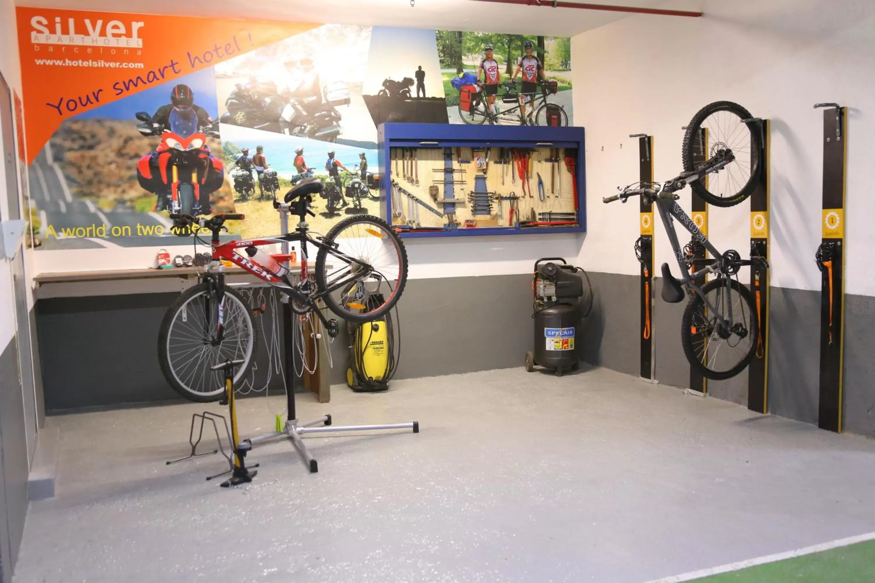 Cycling, Fitness Center/Facilities in Aparthotel Silver